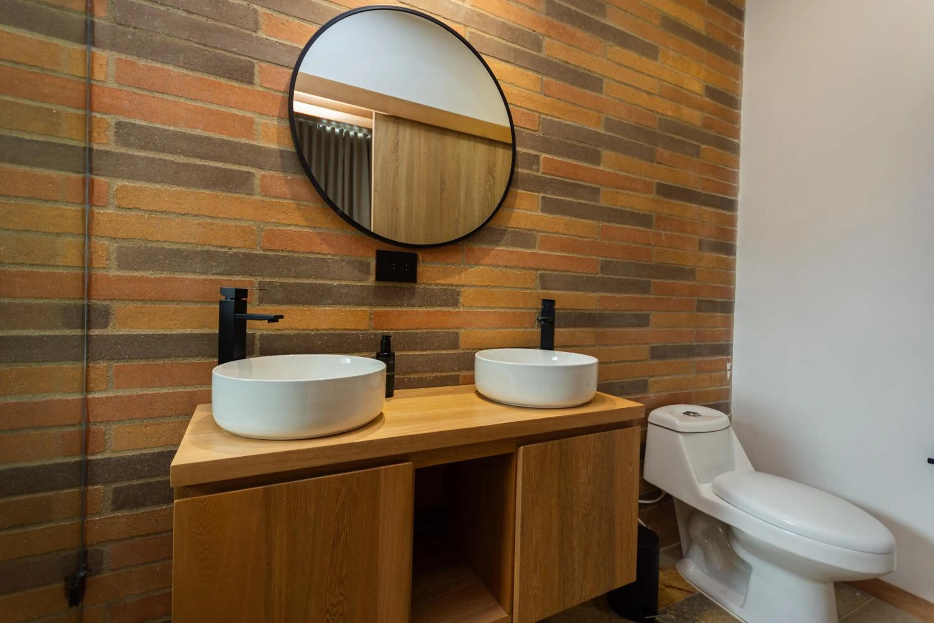 Toilet in Hotel Boutique Obelisco