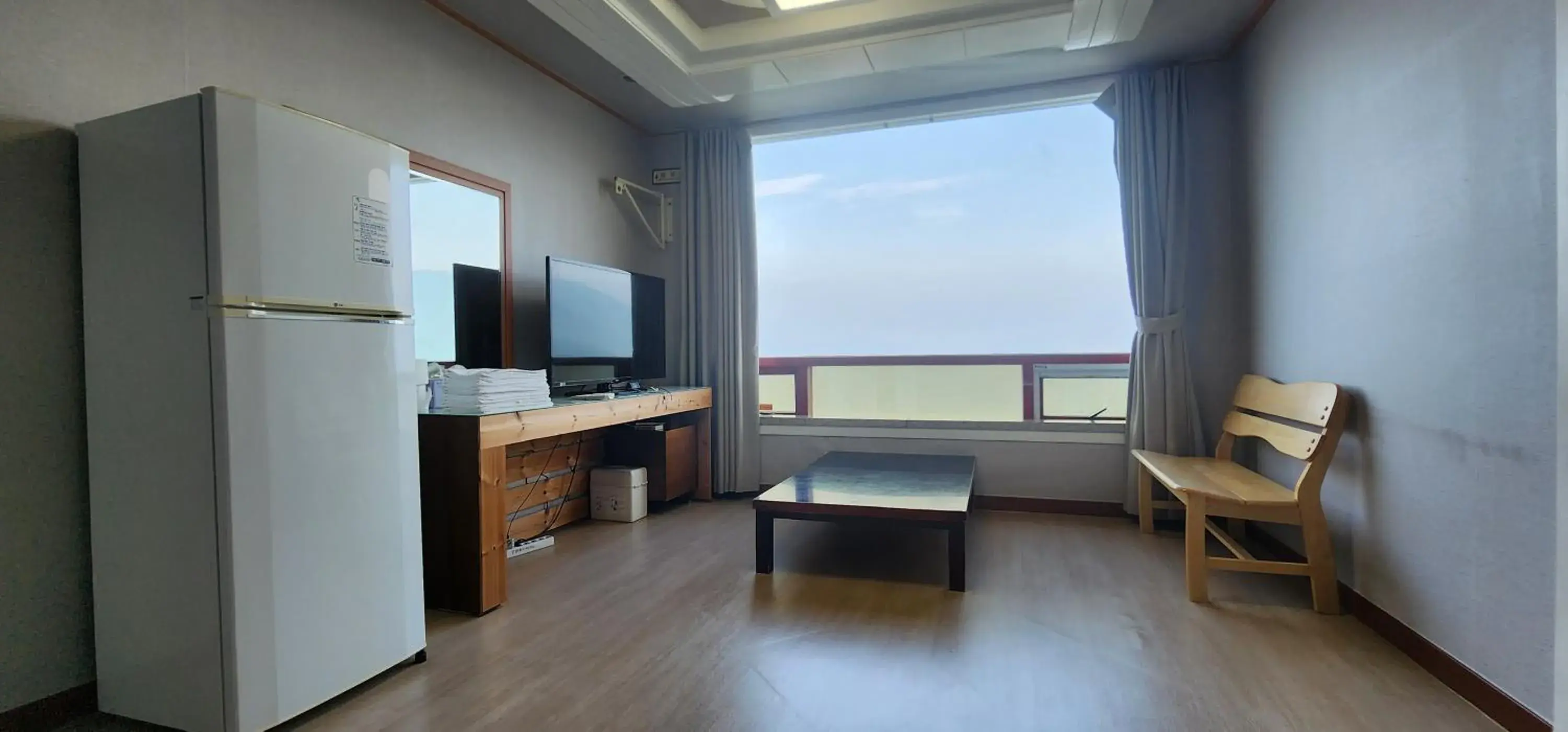 Family Room with Sea View in Namhae Beach Hotel Family Room with Sea View in Namhae Beach Hotel