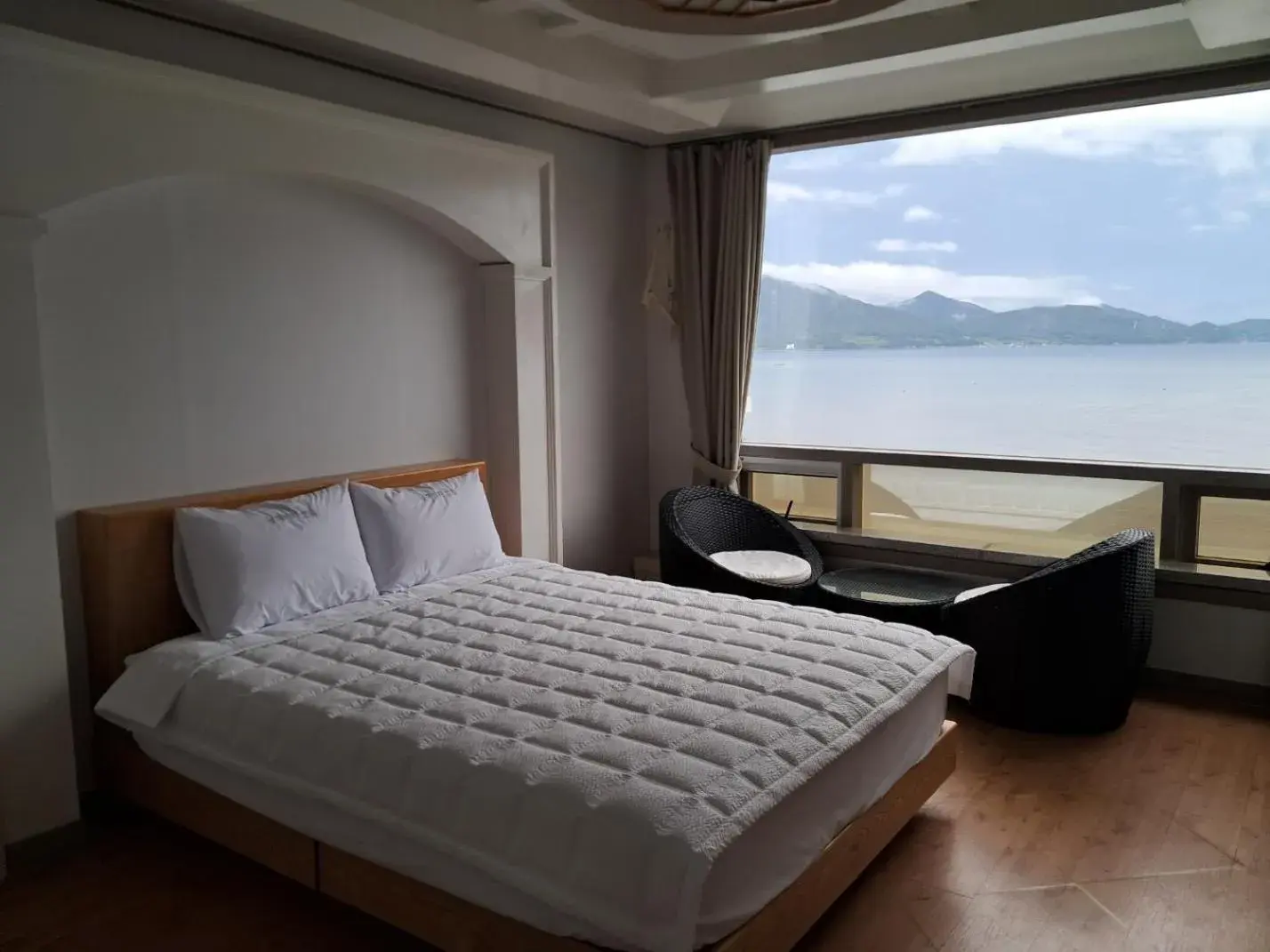 Double Room with Sea View in Namhae Beach Hotel Double Room with Sea View in Namhae Beach Hotel