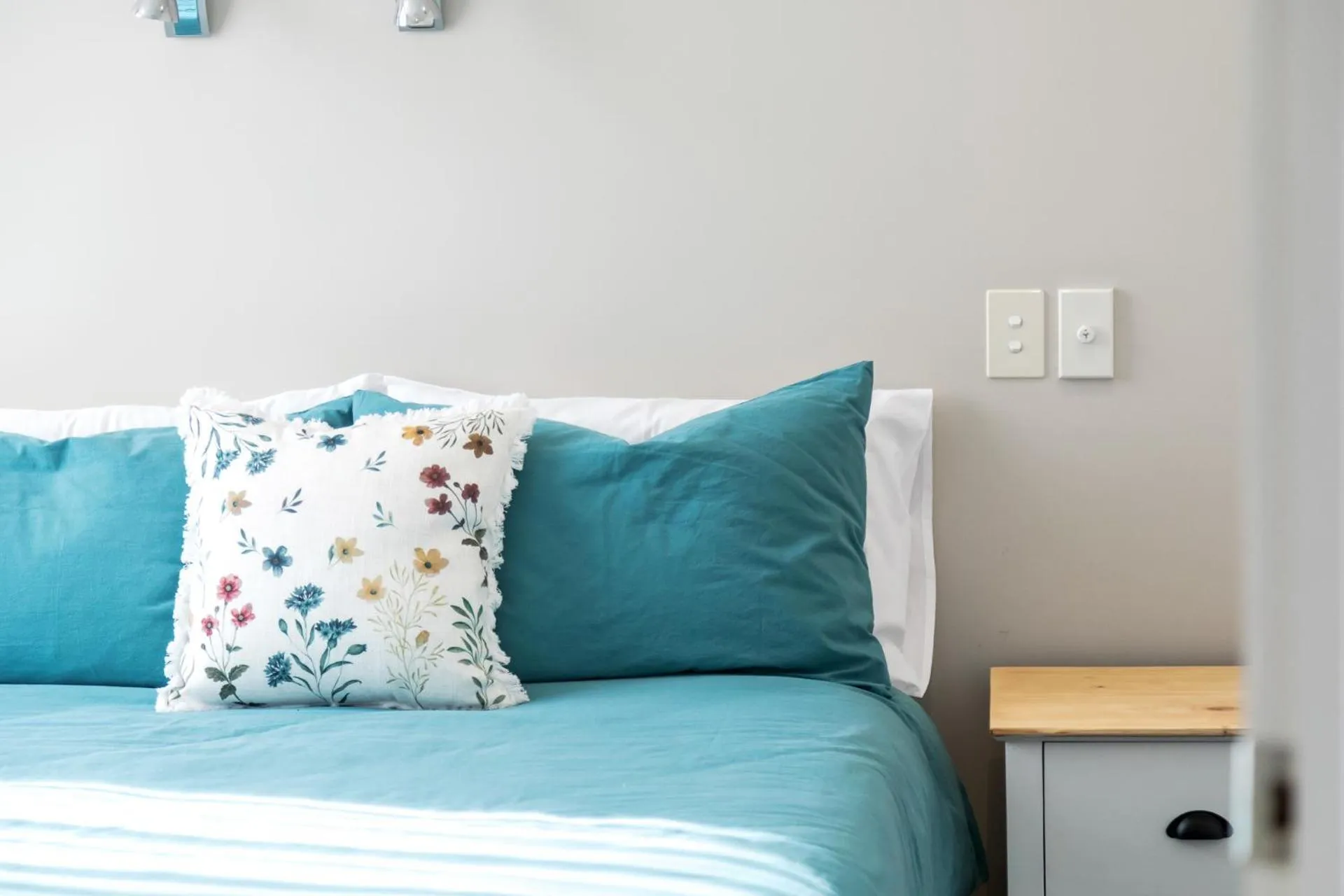 Bed in Merlot Verdelho Townhouses