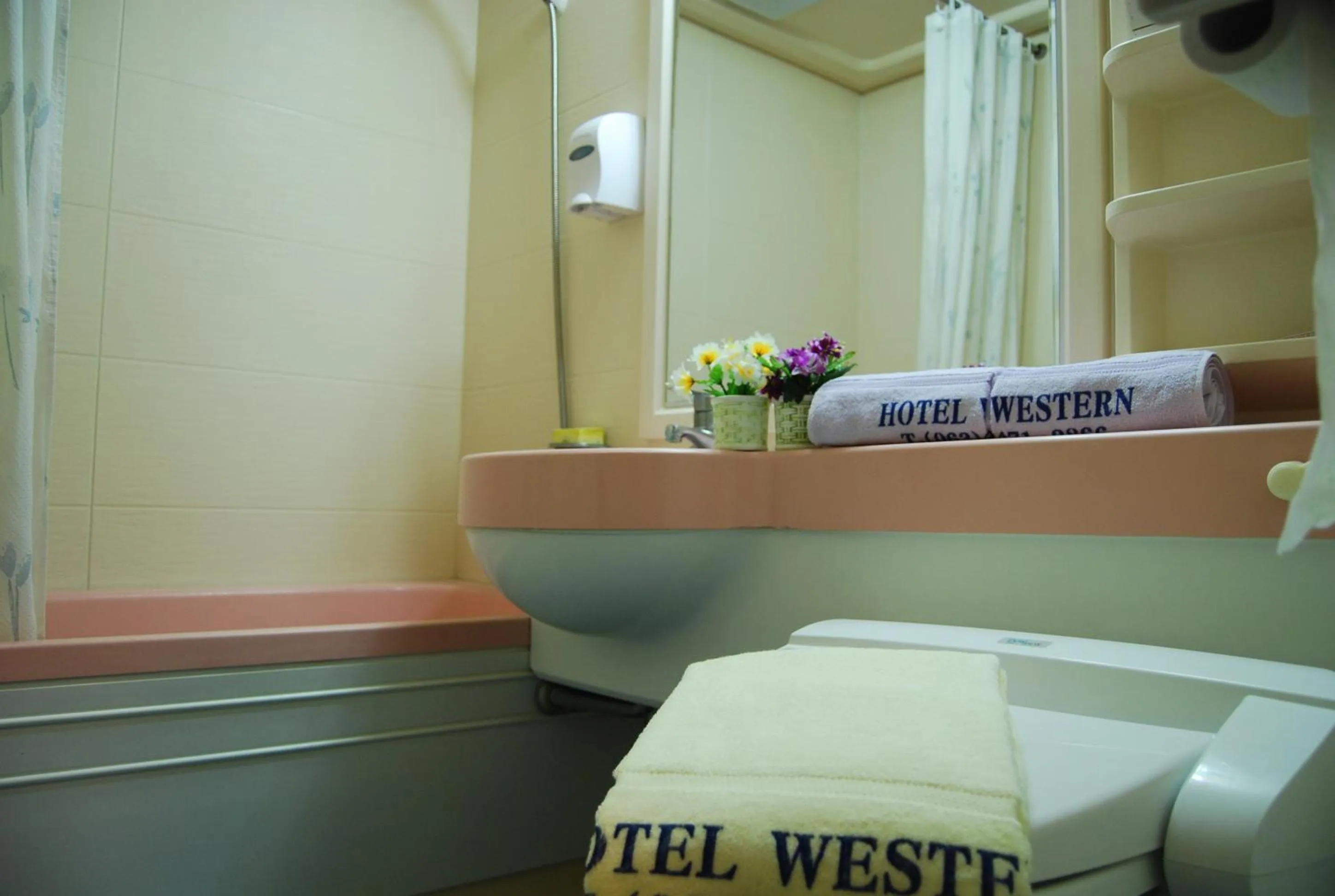 Decorative detail in Gunsan Western Hotel