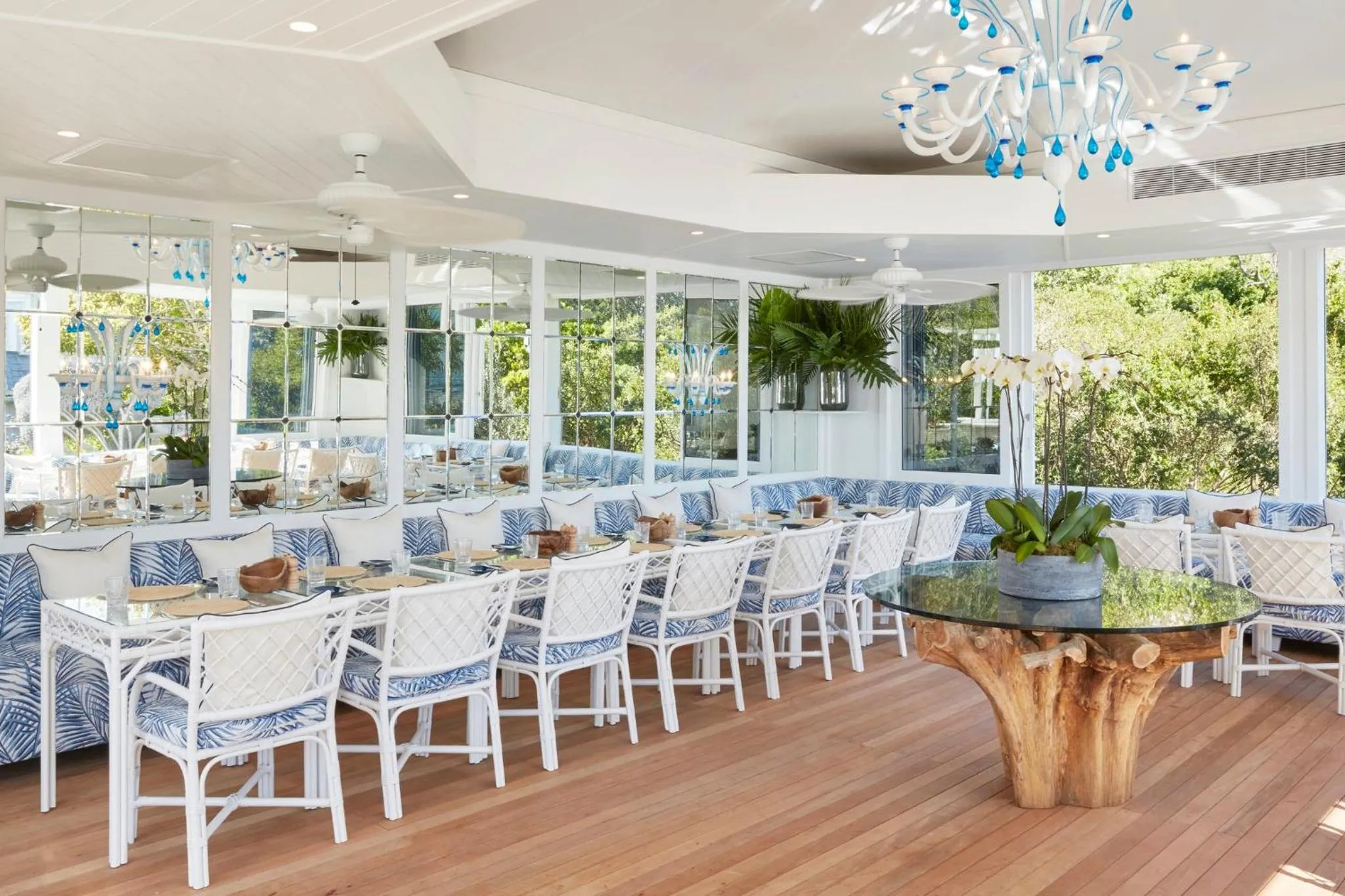 Restaurant/places to eat in Twelve Apostles Hotel & Spa