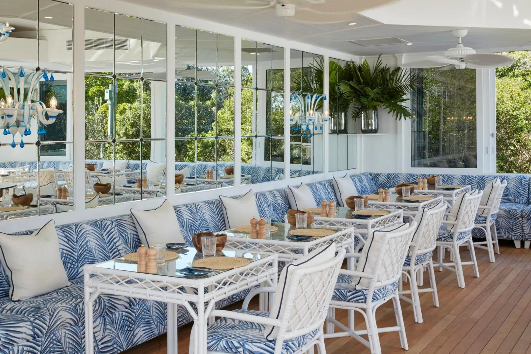 Restaurant/places to eat in Twelve Apostles Hotel & Spa