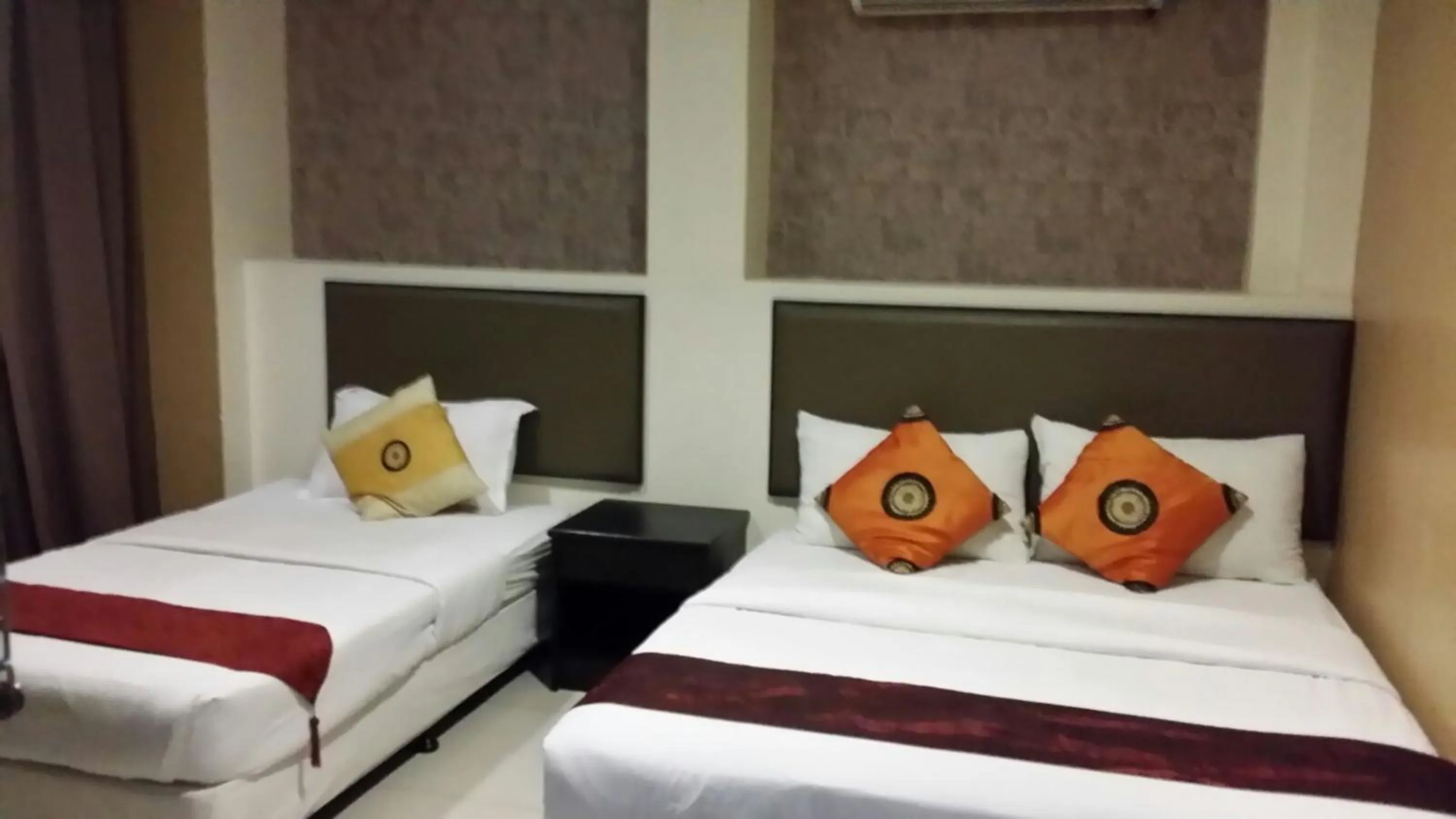 Photo of the whole room, Bed in SohoTown Hotel