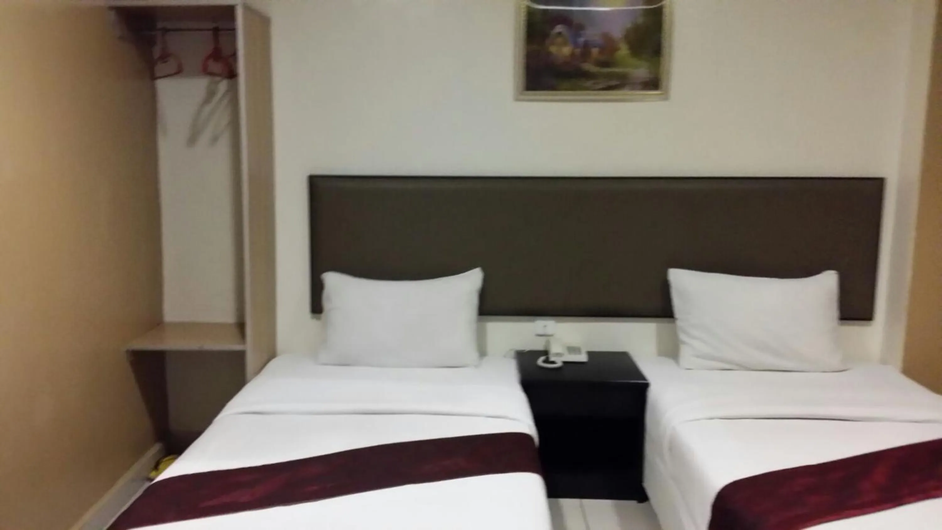 Photo of the whole room, Bed in SohoTown Hotel