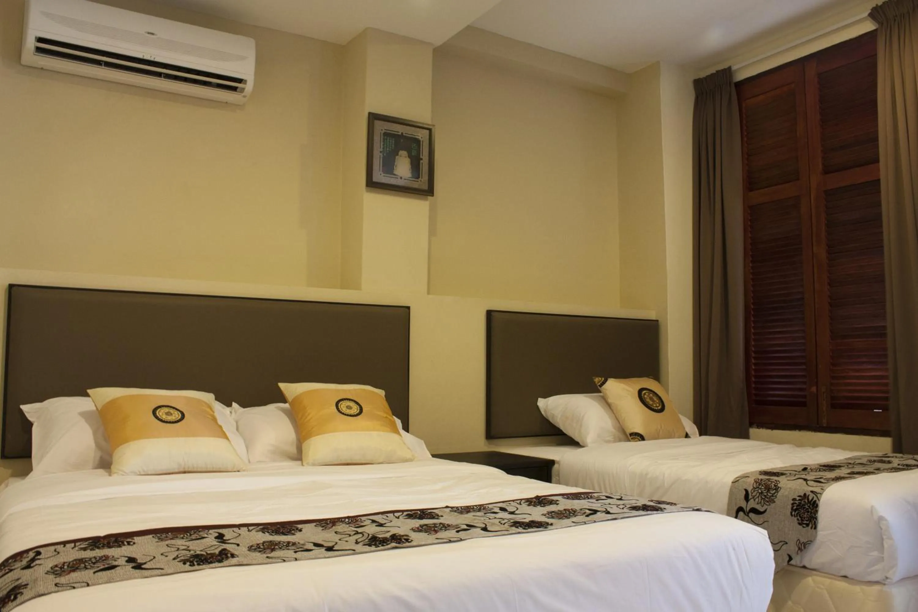 Photo of the whole room, Bed in SohoTown Hotel