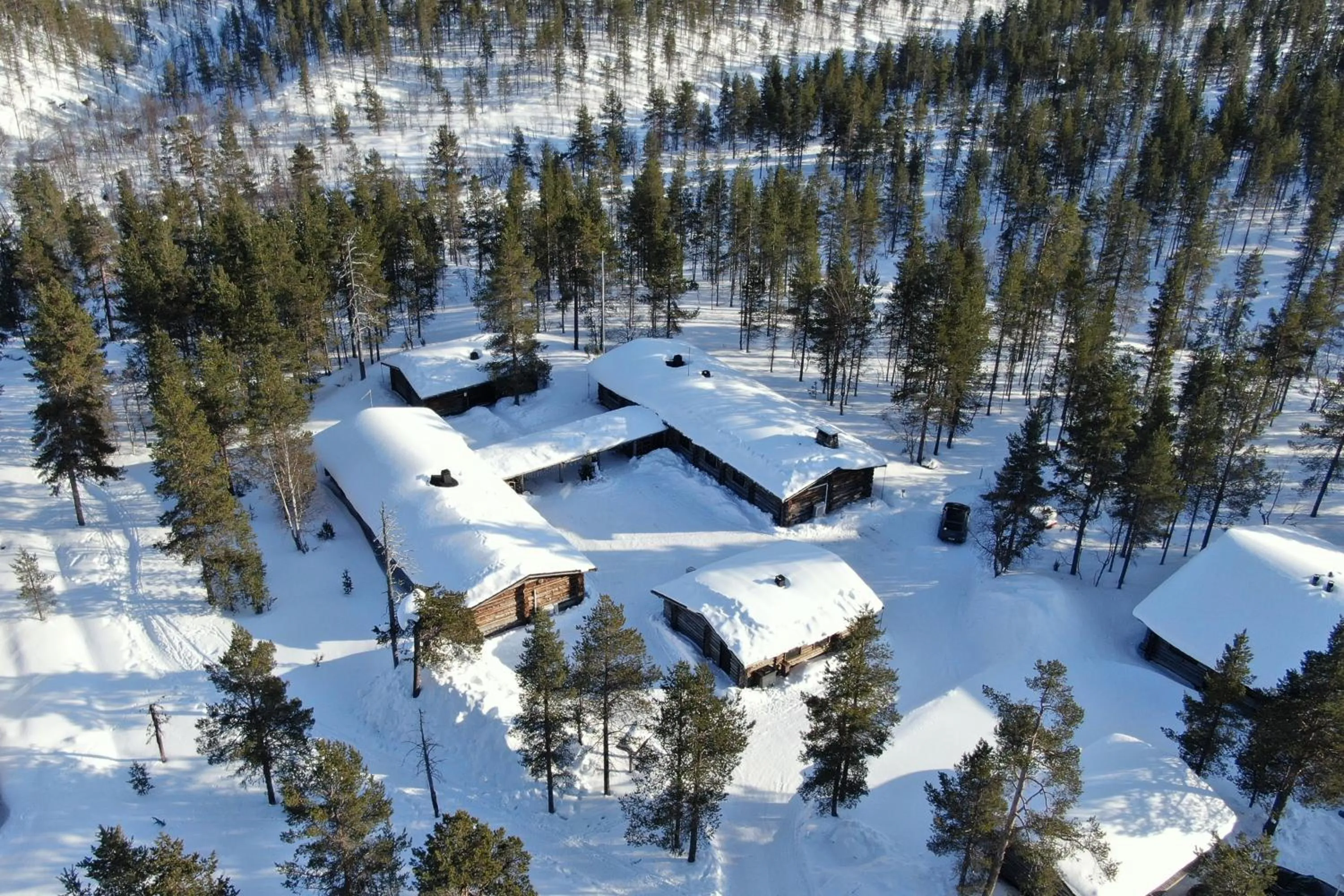 Property building in Kuukkeli Log Houses Porakka Inn