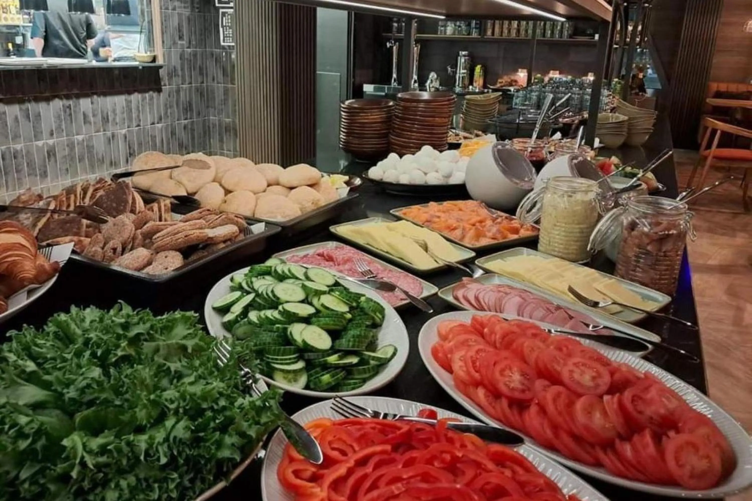 Restaurant/places to eat in Kuukkeli Log Houses Porakka Inn