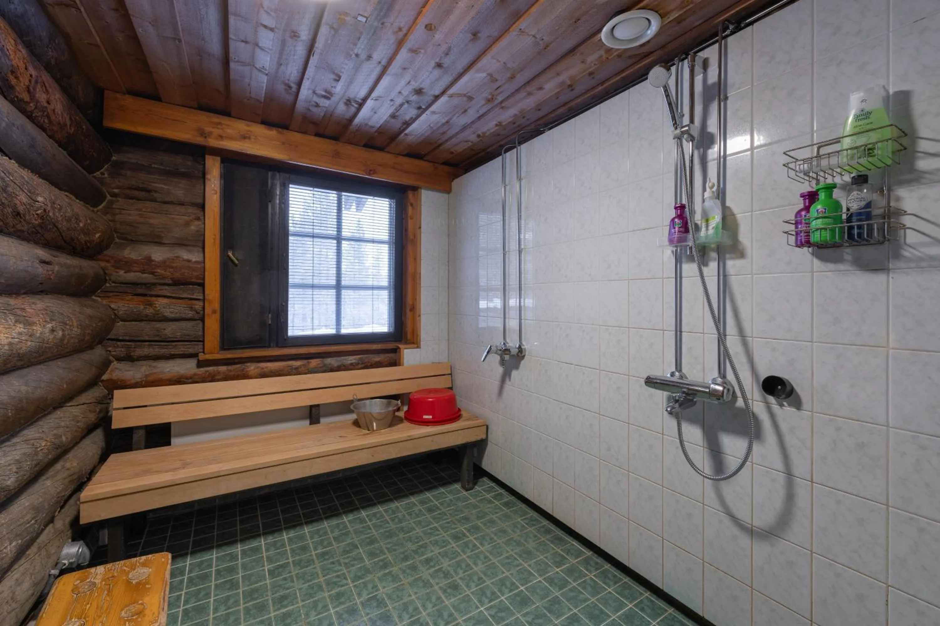 Shower in Kuukkeli Log Houses Porakka Inn