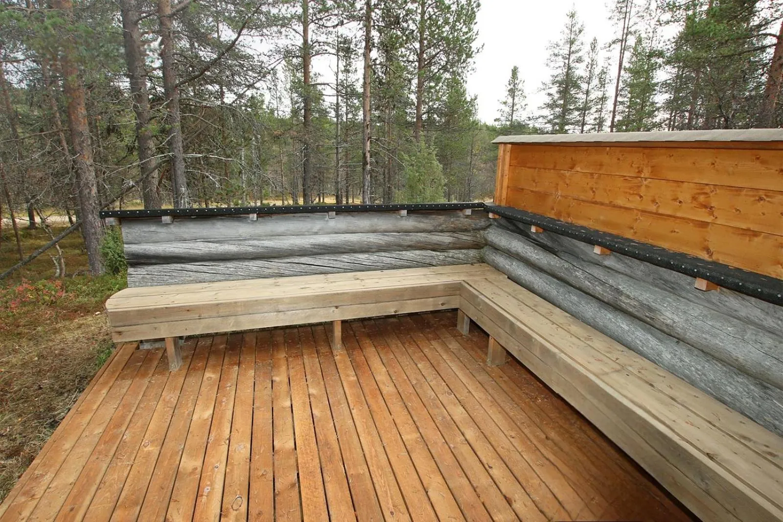 Patio in Kuukkeli Log Houses Porakka Inn