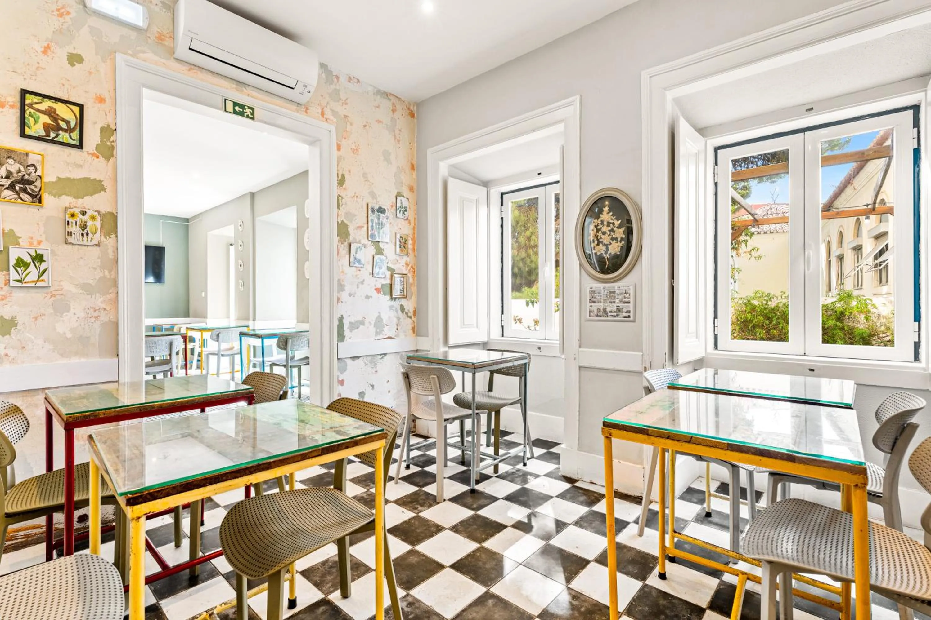 Seating area in Casa do Jasmim by Shiadu