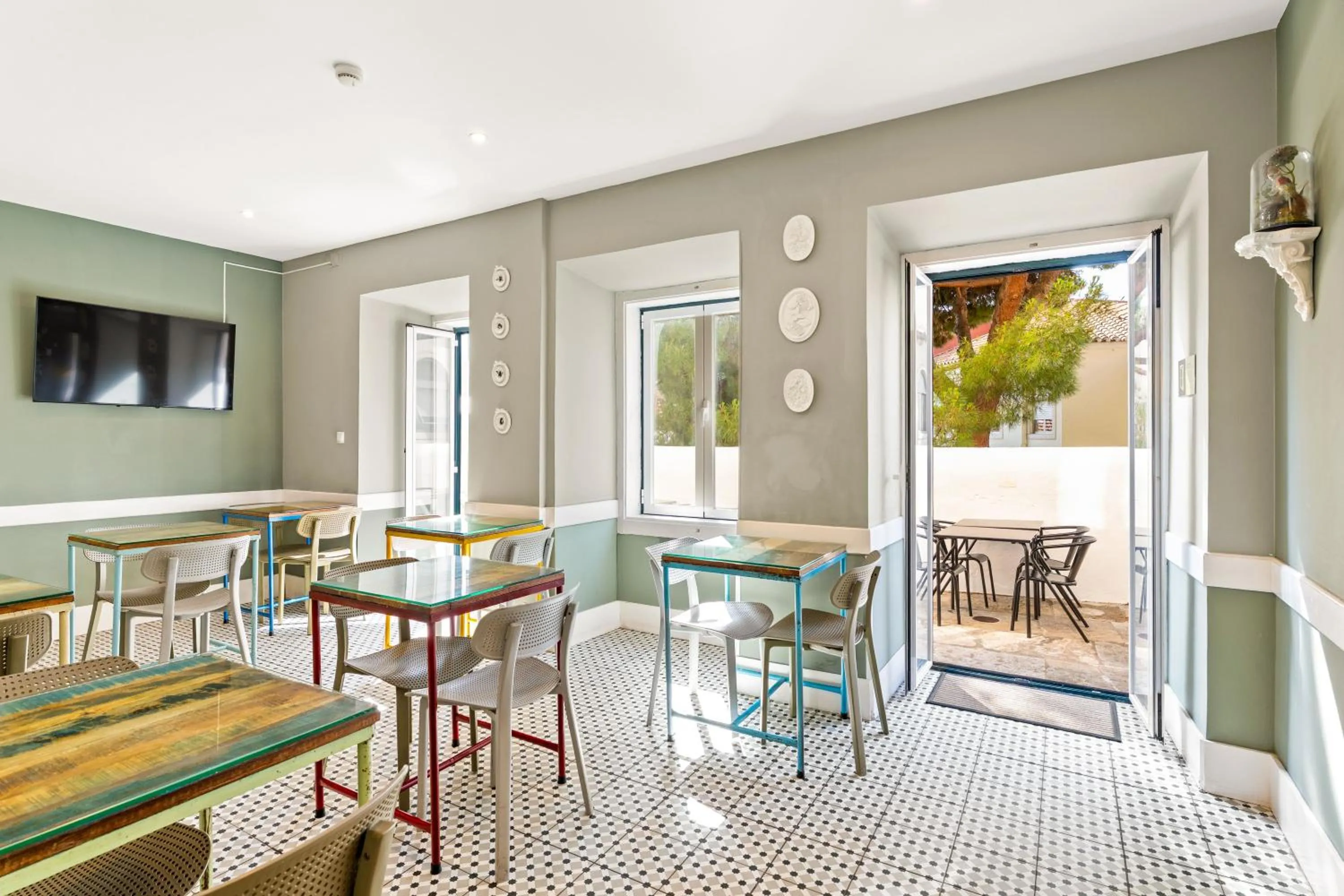 Area and facilities in Casa do Jasmim by Shiadu