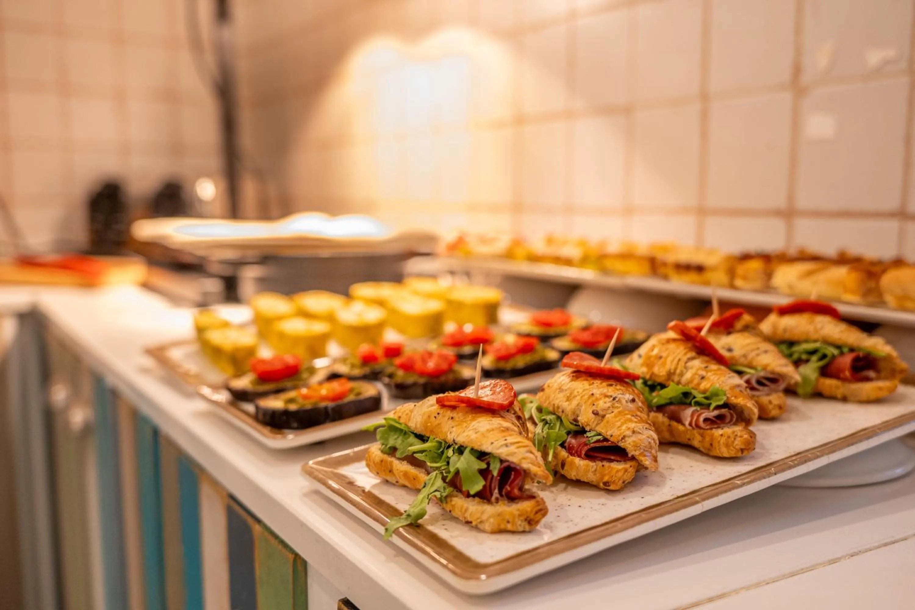 Breakfast in Casa do Jasmim by Shiadu