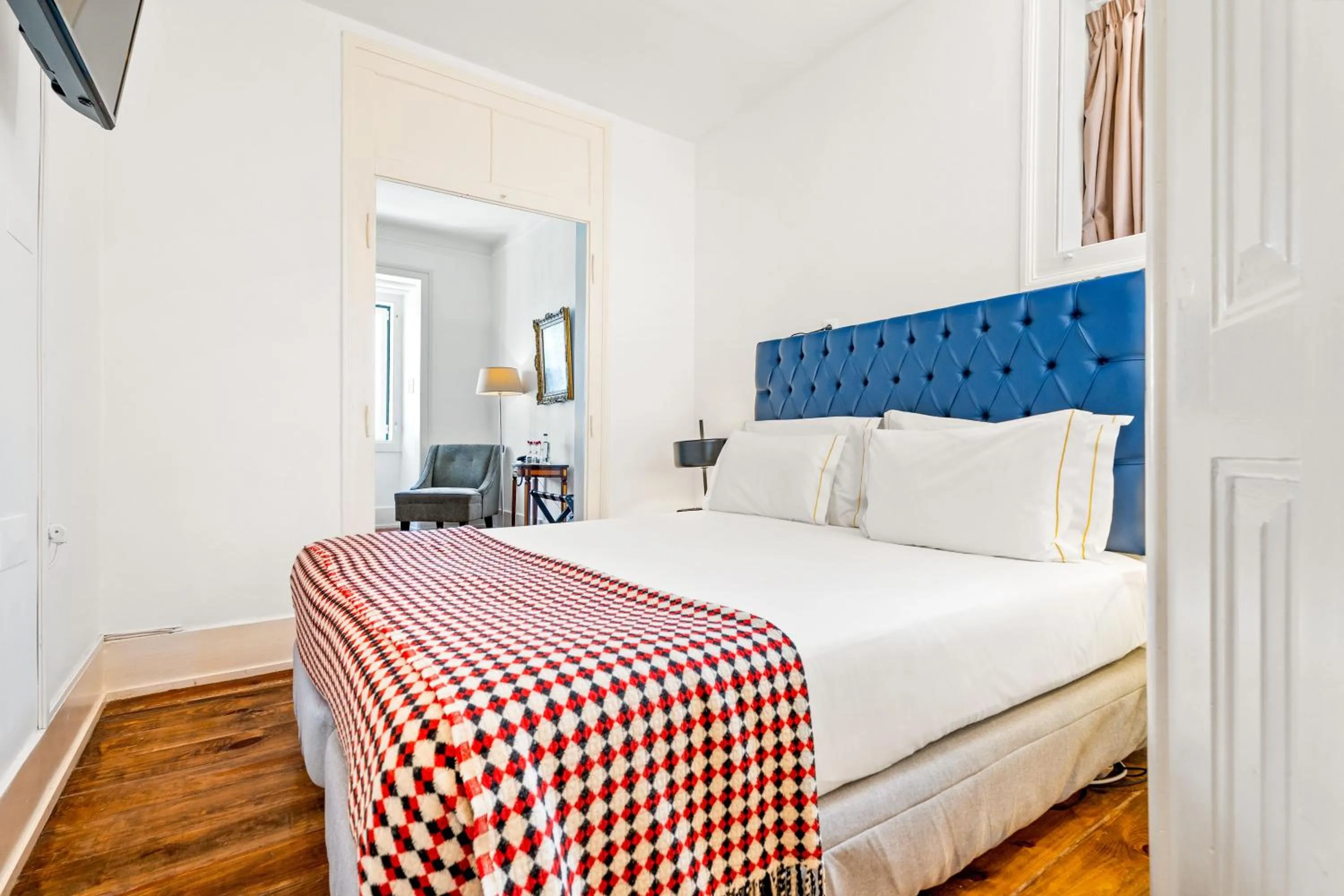 Bedroom, Bed in Casa do Jasmim by Shiadu