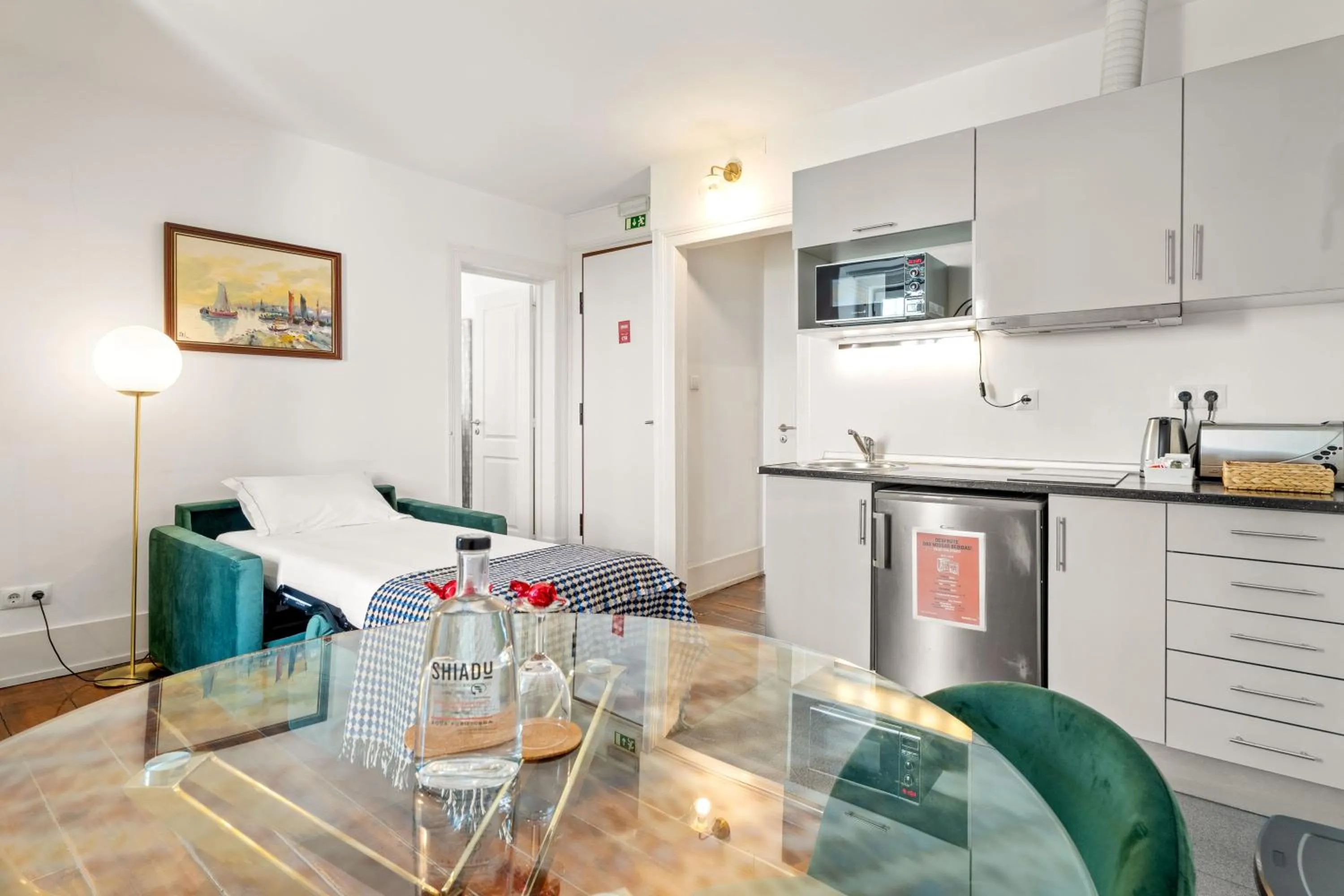 Kitchen or kitchenette in Casa do Jasmim by Shiadu