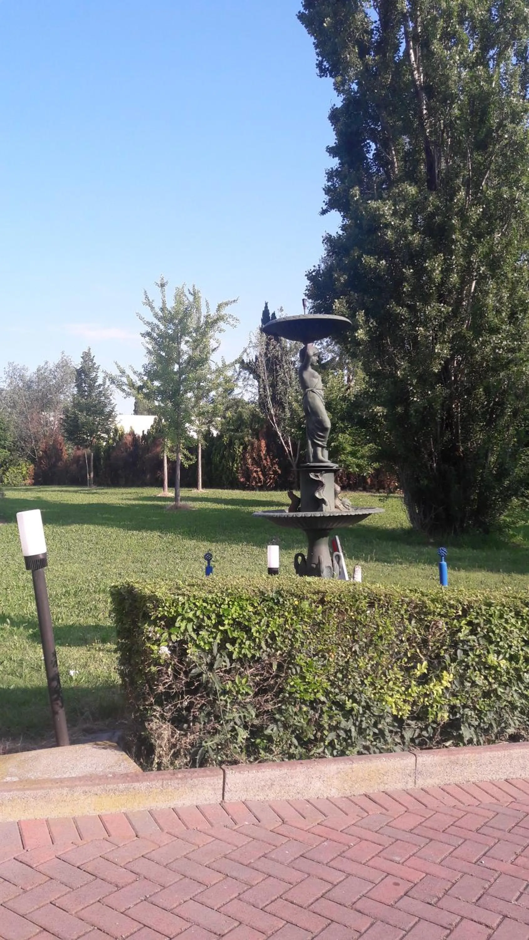 Garden view in Hotel Parigi