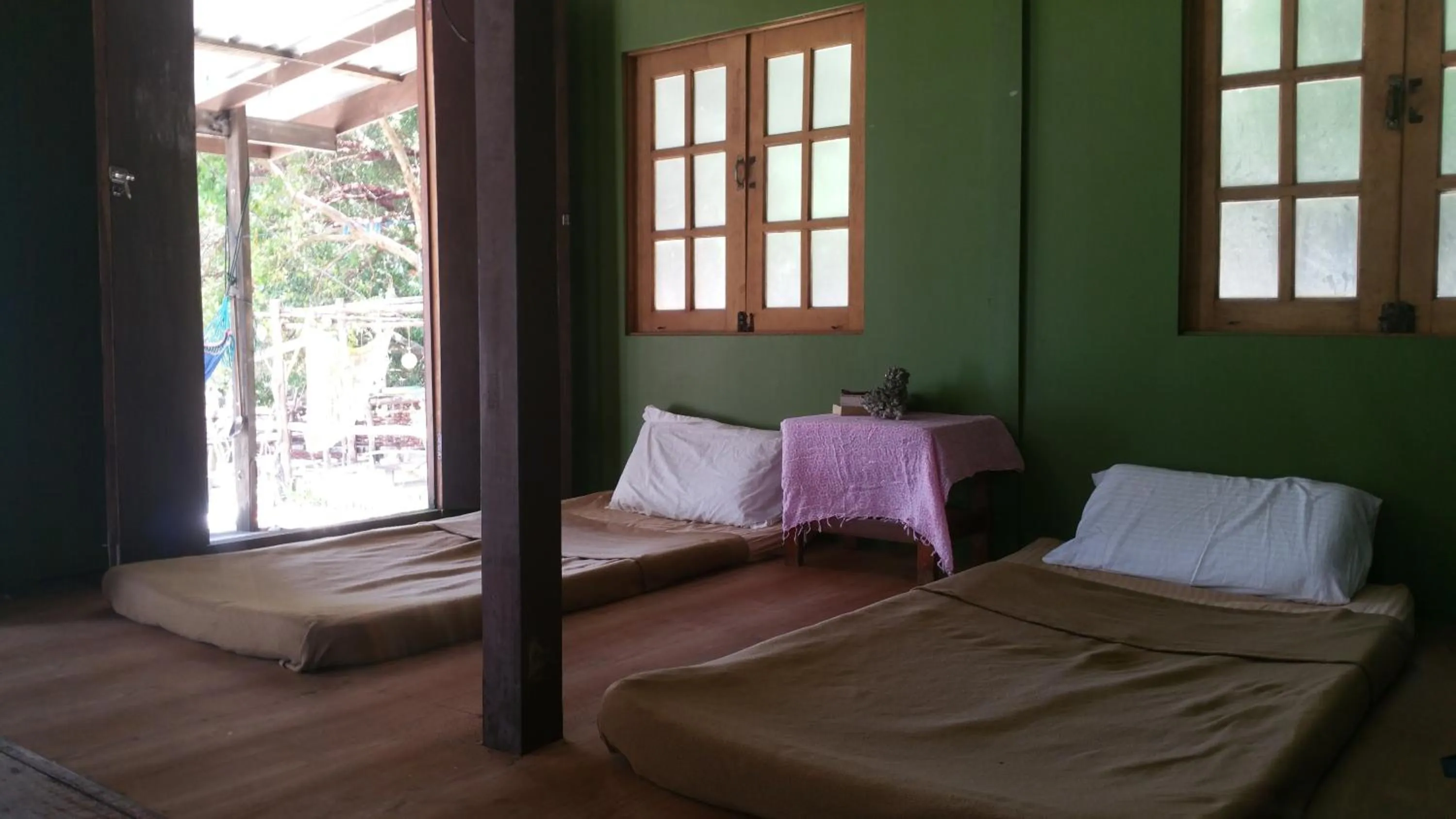 Bedroom, Bed in Wild Pasir Panjang