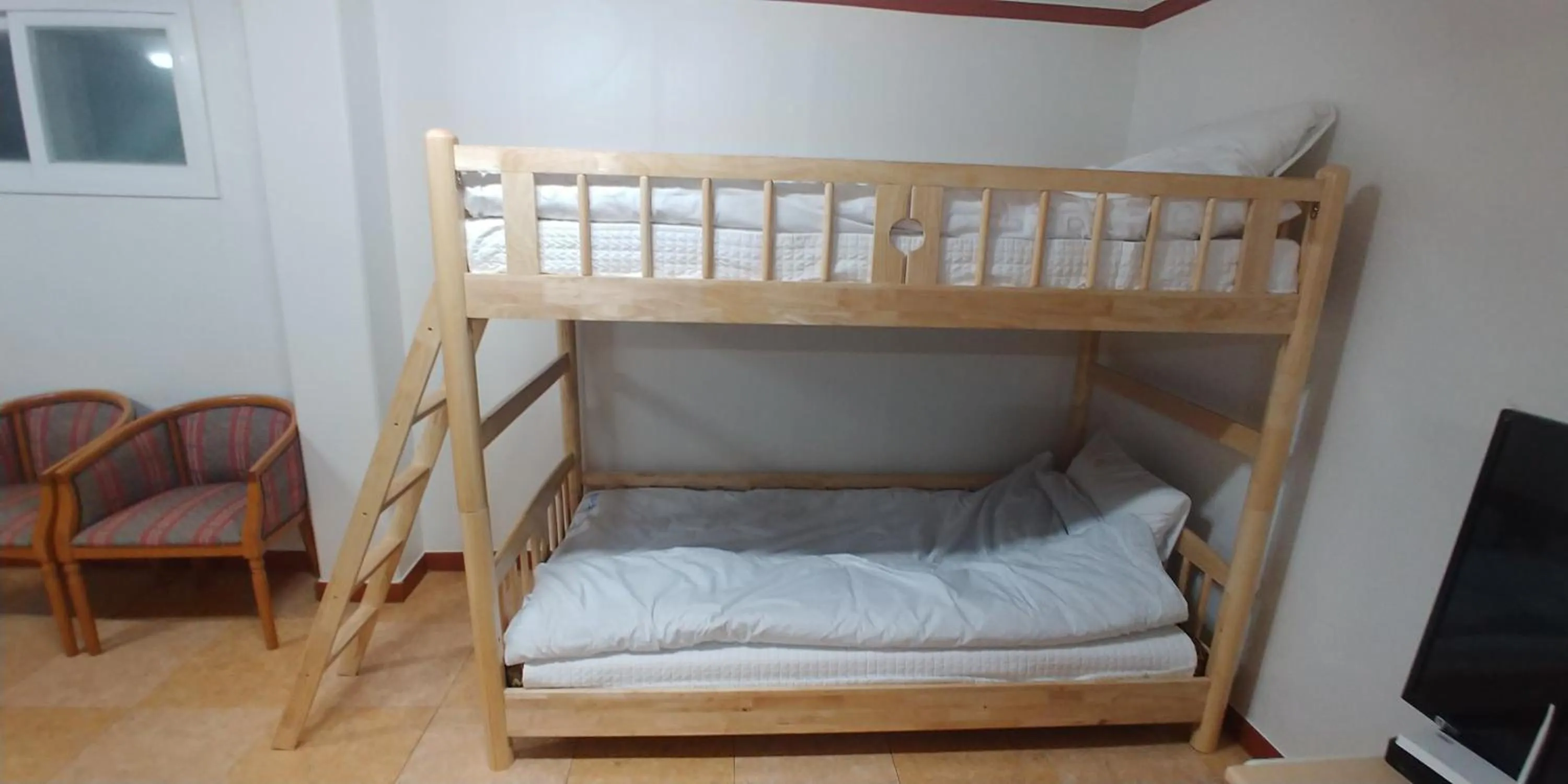 bunk bed, Bed in The Red House