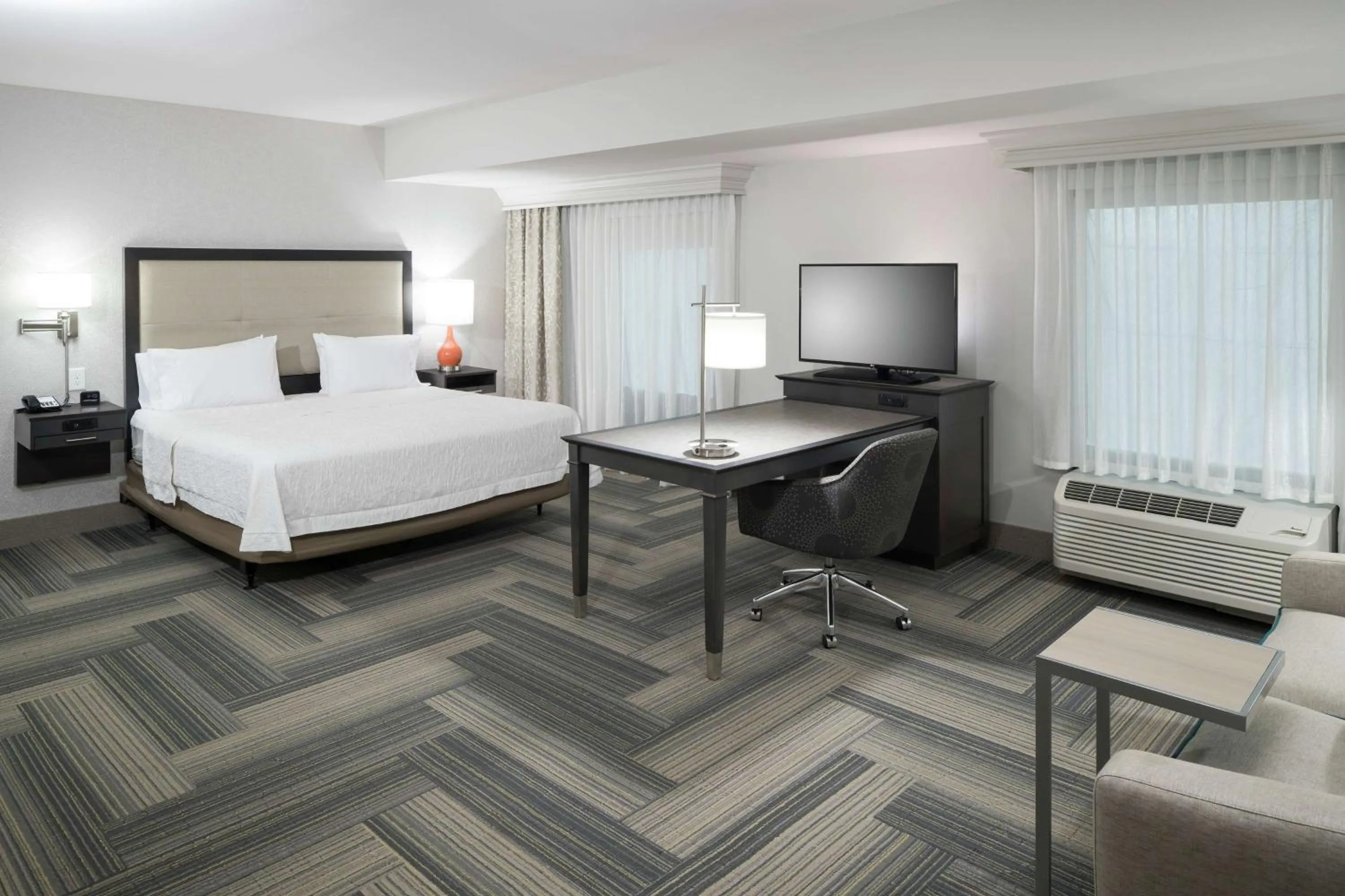 Bedroom, Bed in Hampton Inn & Suites by Hilton Atlanta Perimeter Dunwoody