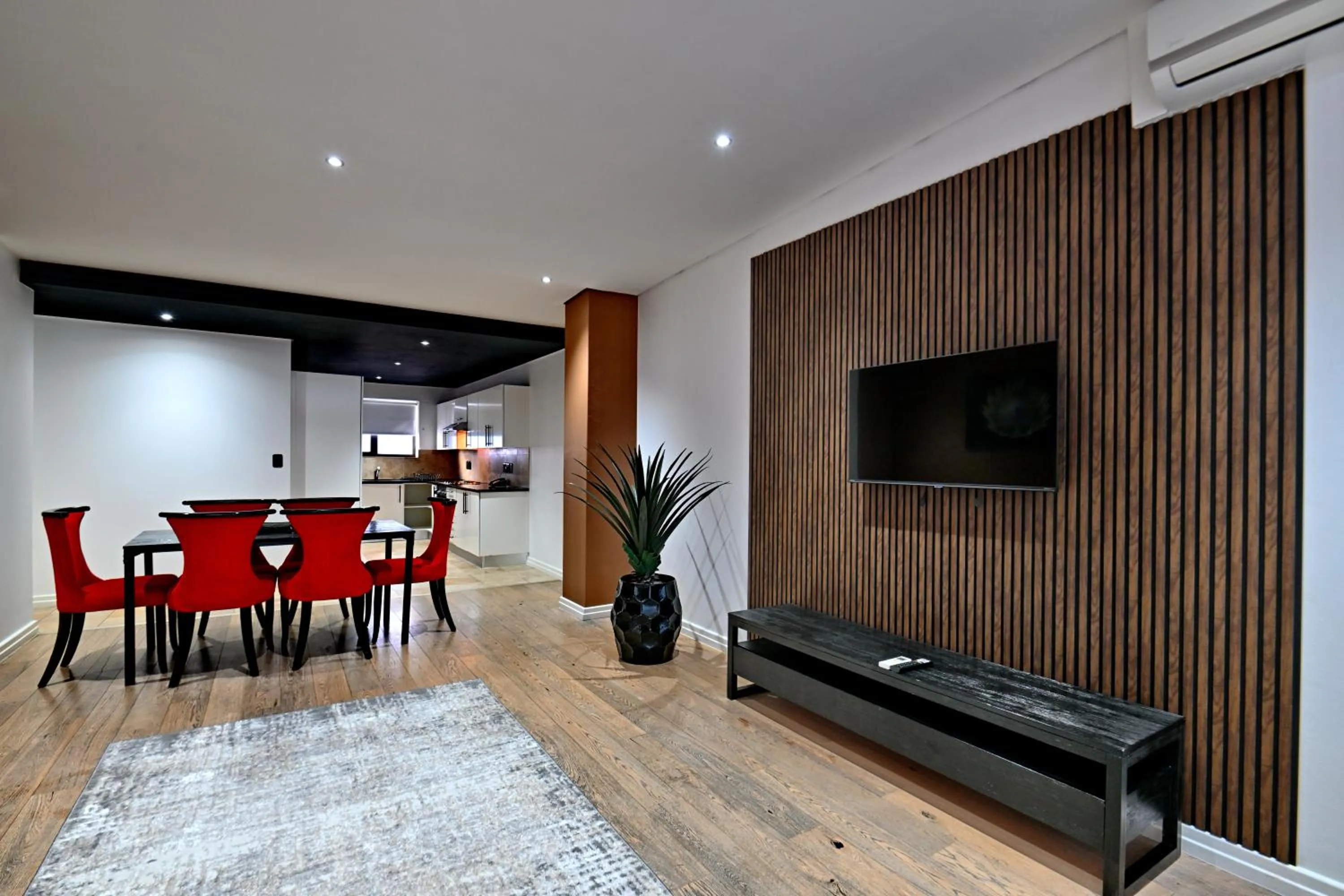 Communal lounge/ TV room in Fountains Hotel