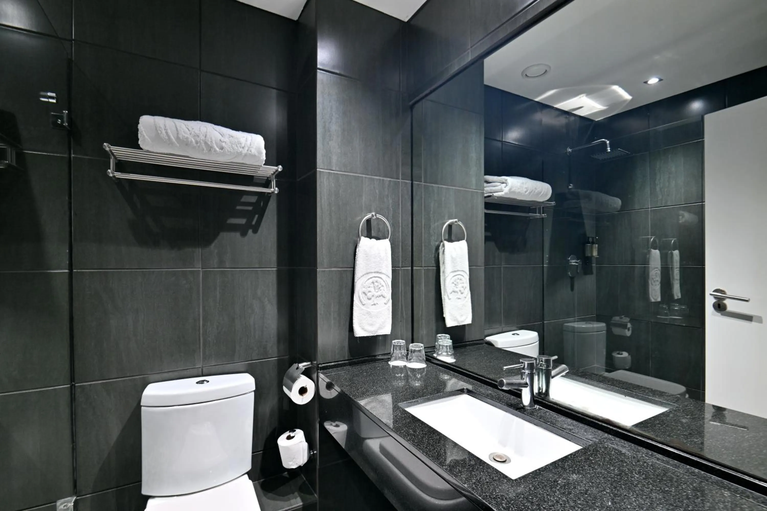 Shower in Fountains Hotel