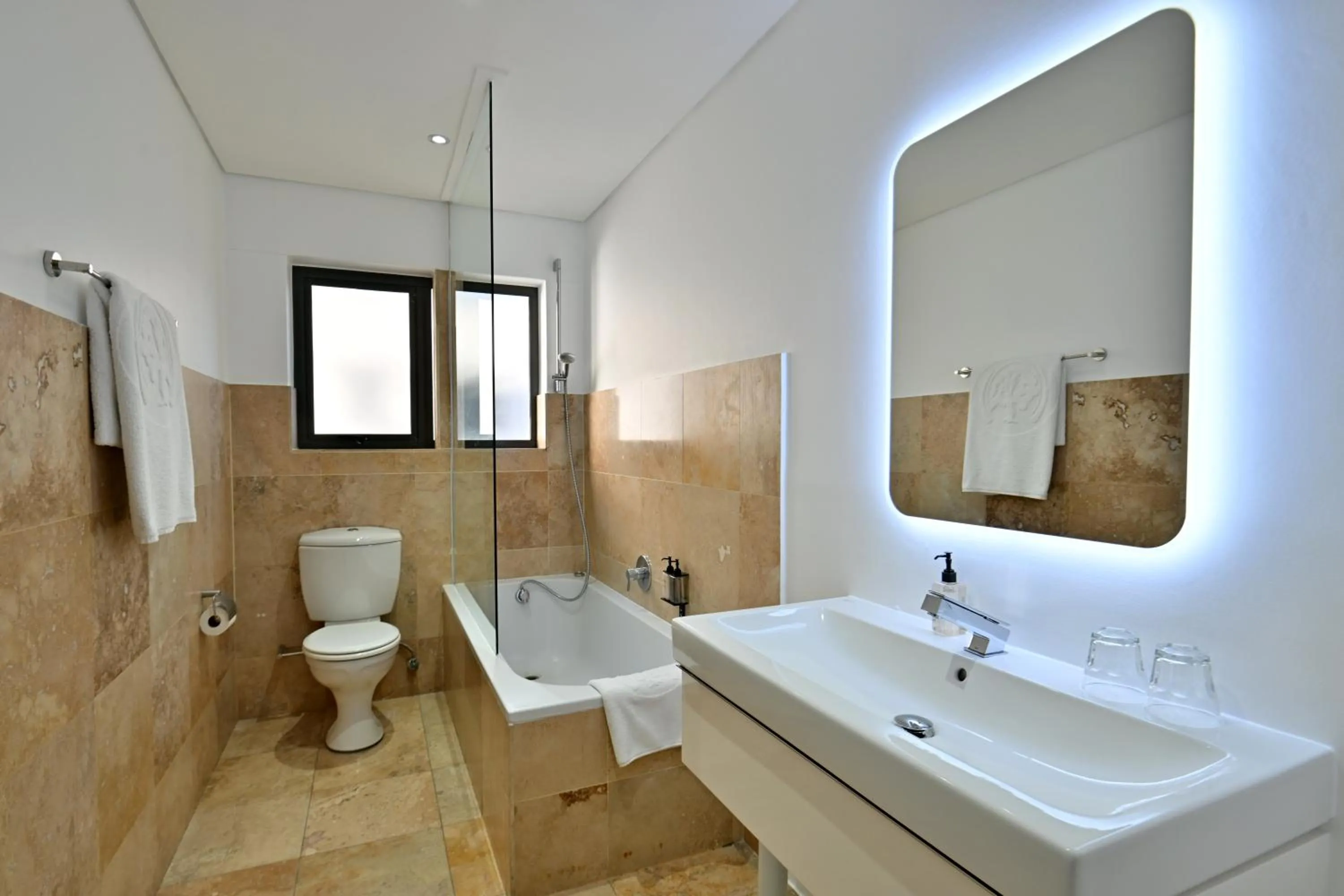 Shower in Fountains Hotel