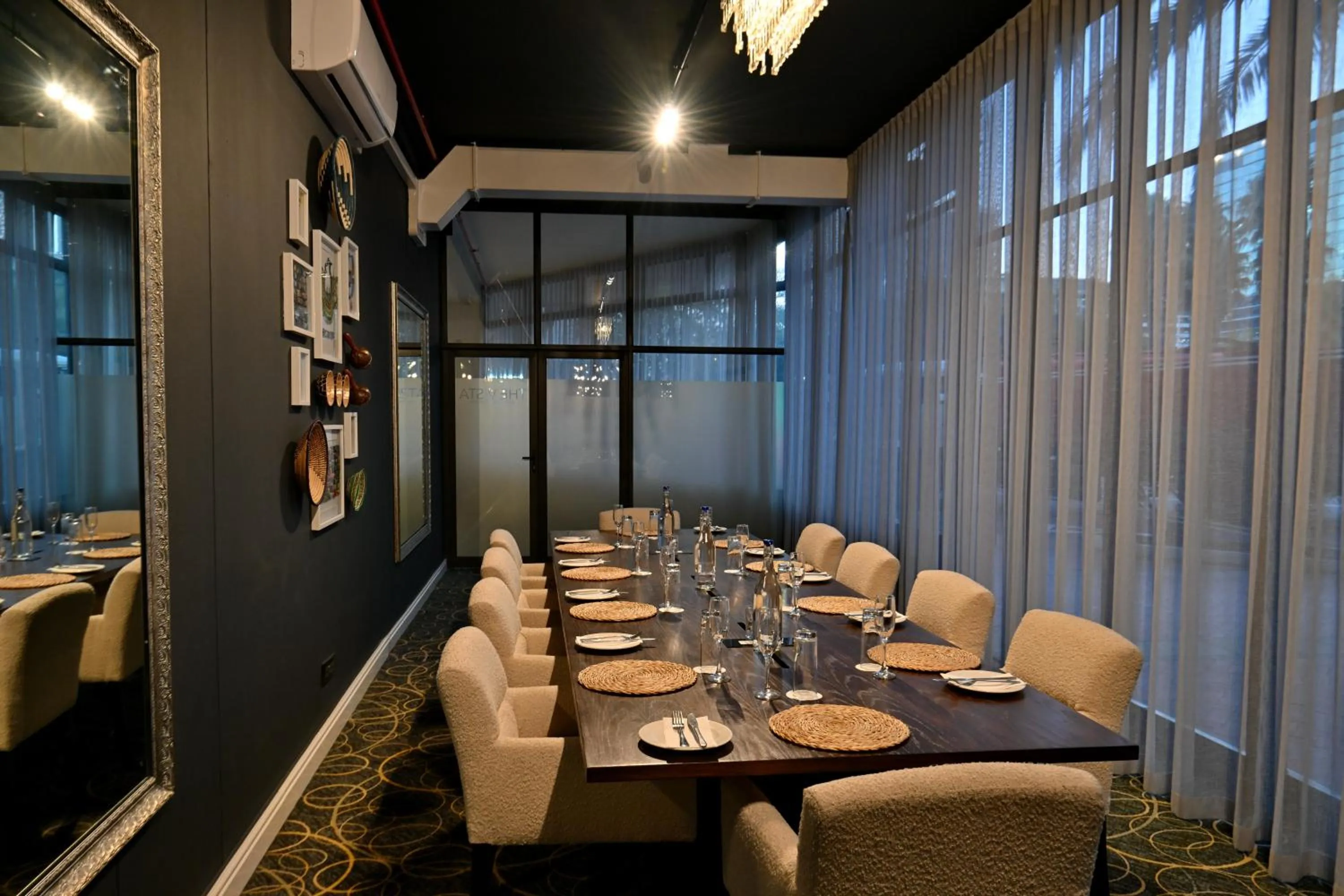 Restaurant/places to eat in Fountains Hotel