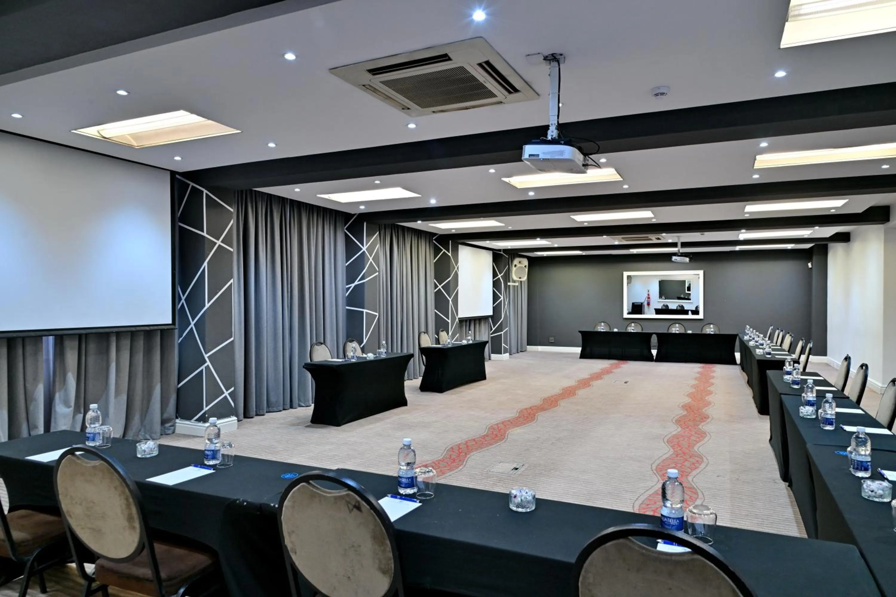 Meeting/conference room in Fountains Hotel
