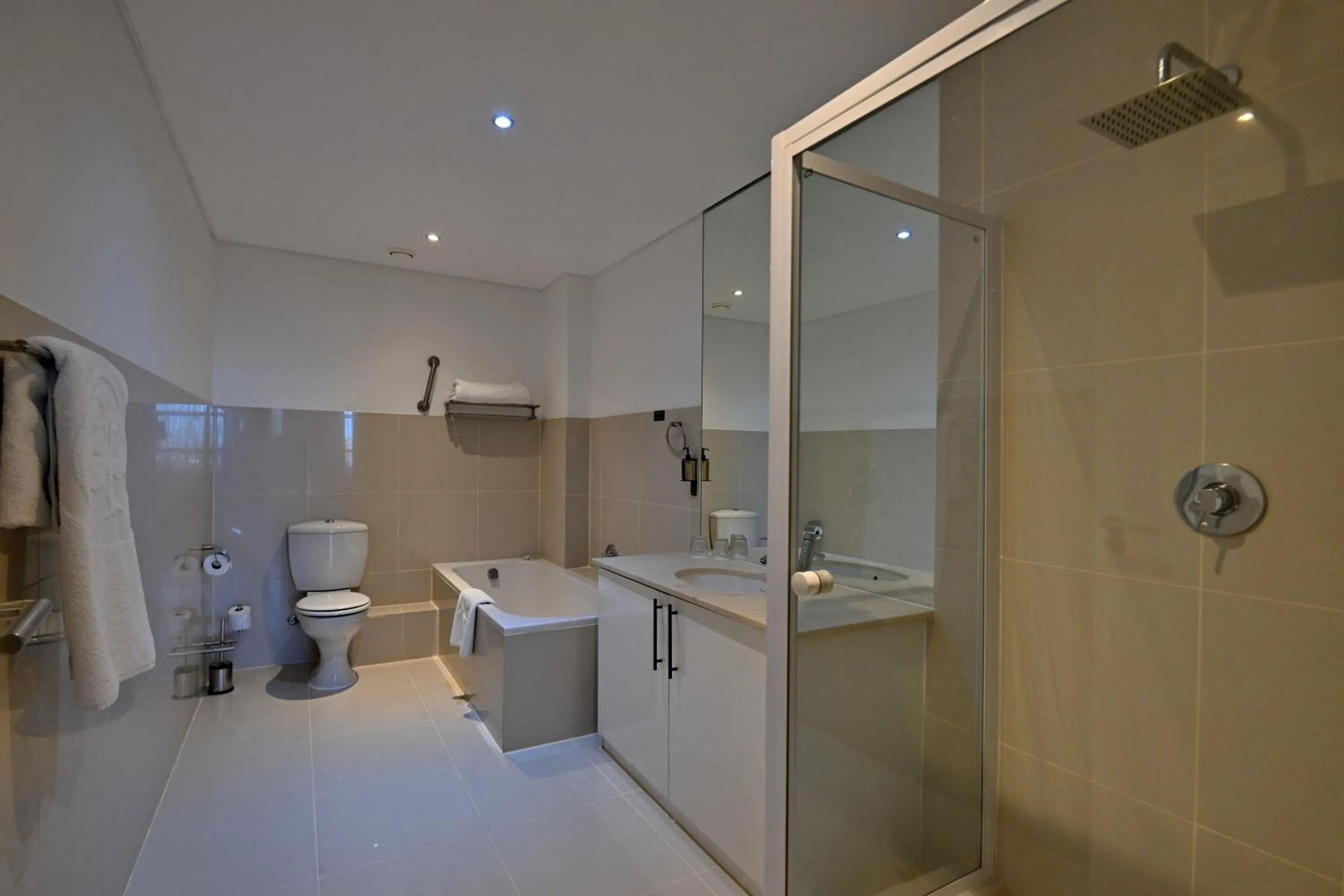 Shower in Fountains Hotel