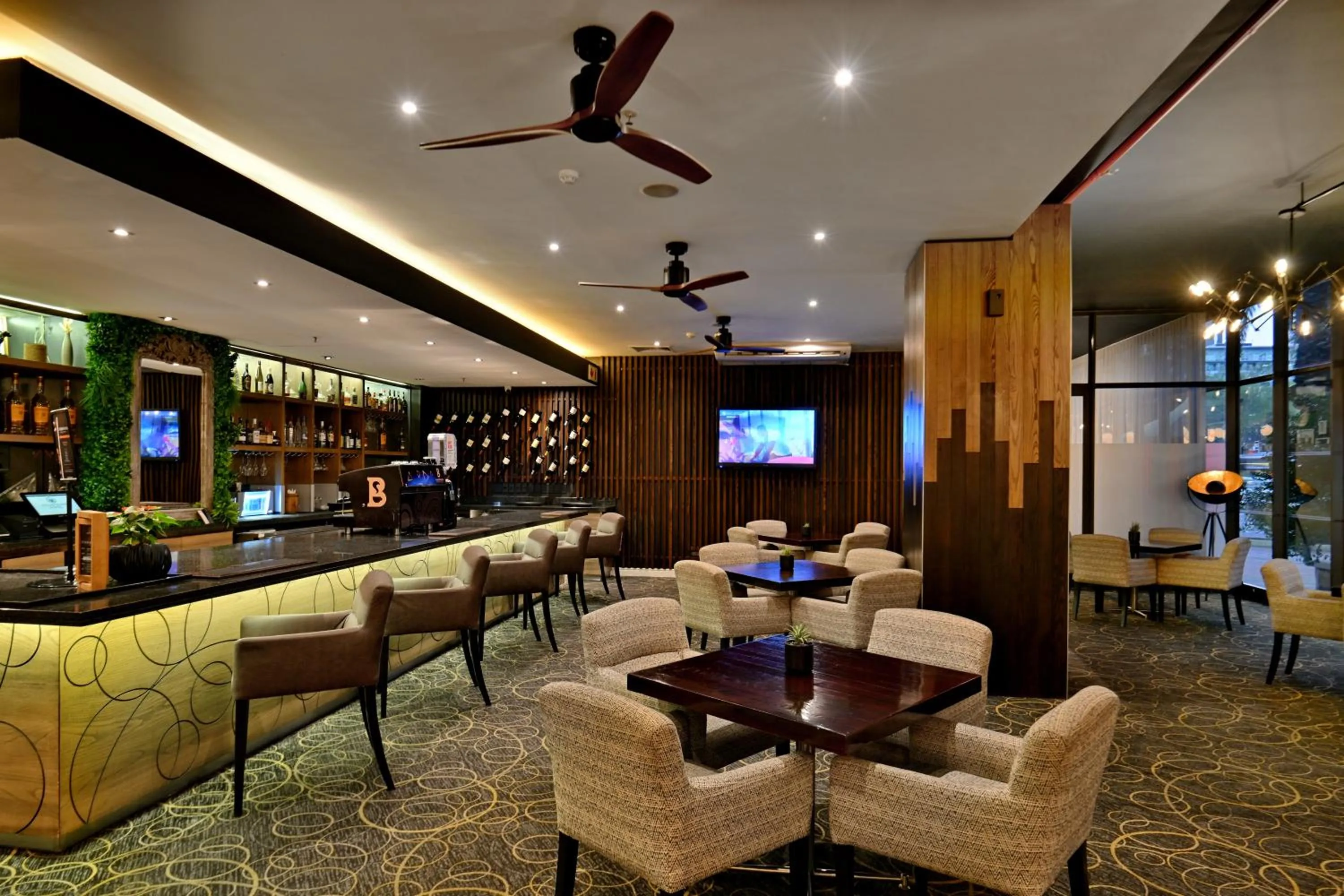 Restaurant/places to eat in Fountains Hotel