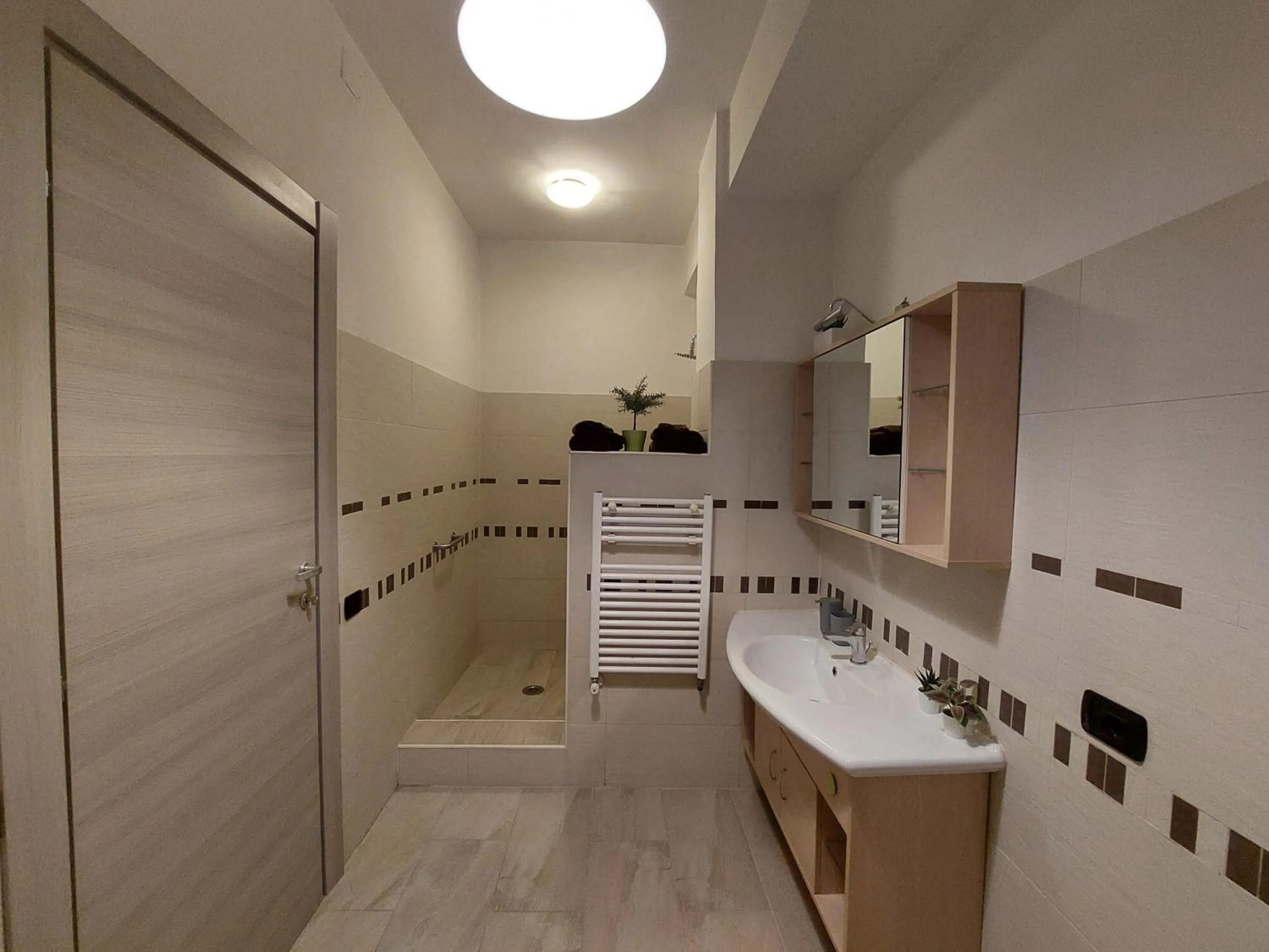 Bathroom in B&B GoodDay Roma Tor Vergata