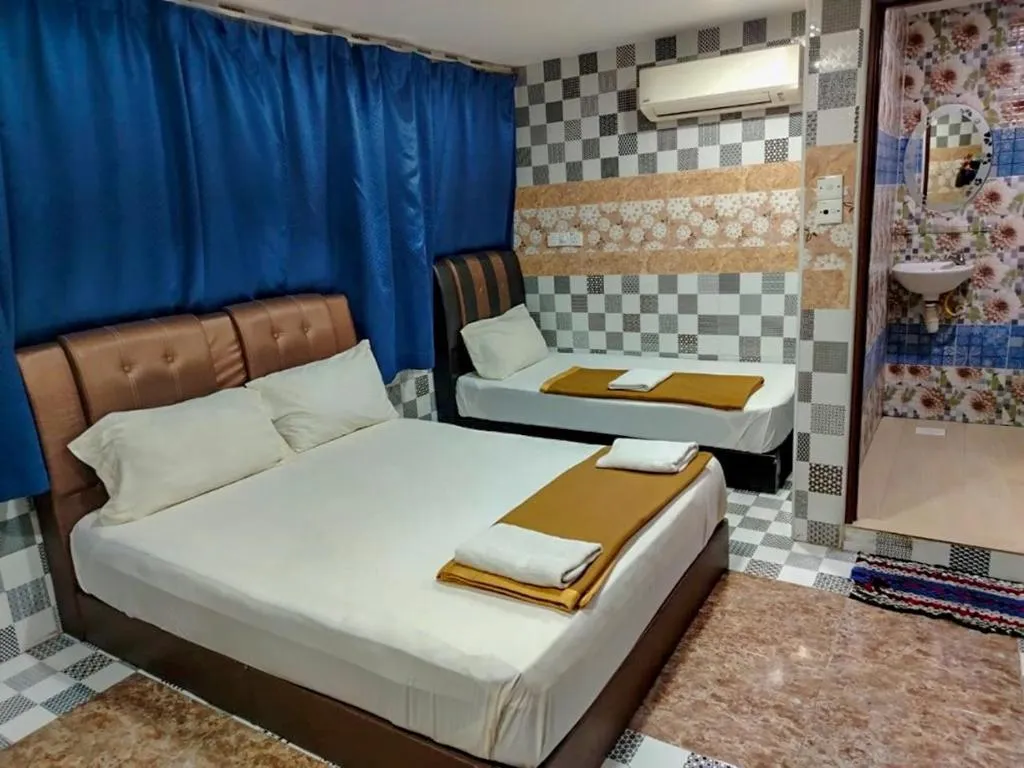 Bedroom, Bed in Silver Sky hotel