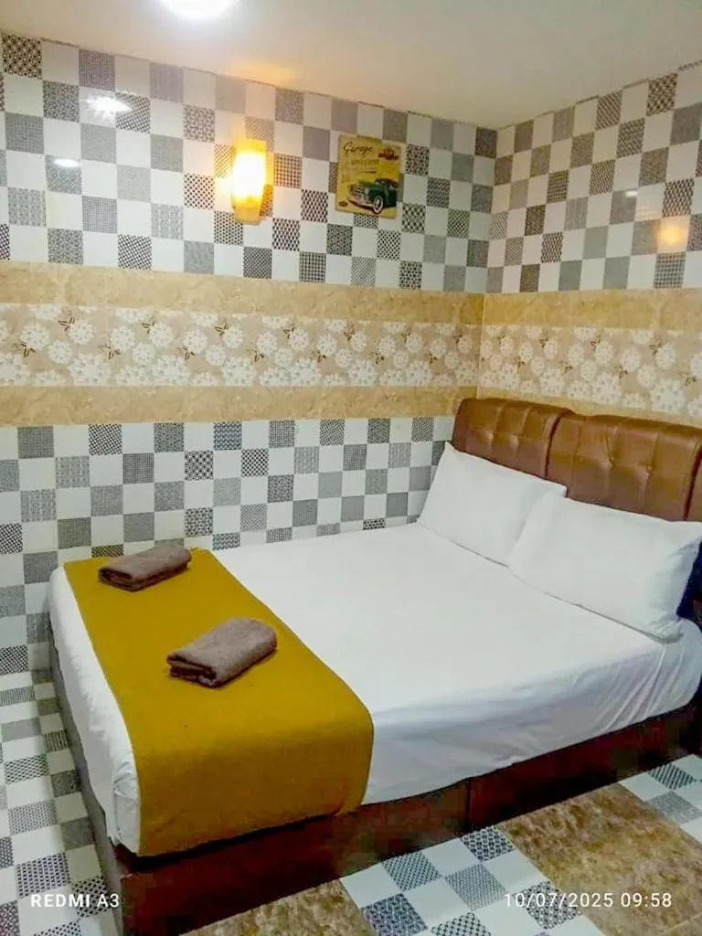 Bedroom, Bed in Silver Sky hotel