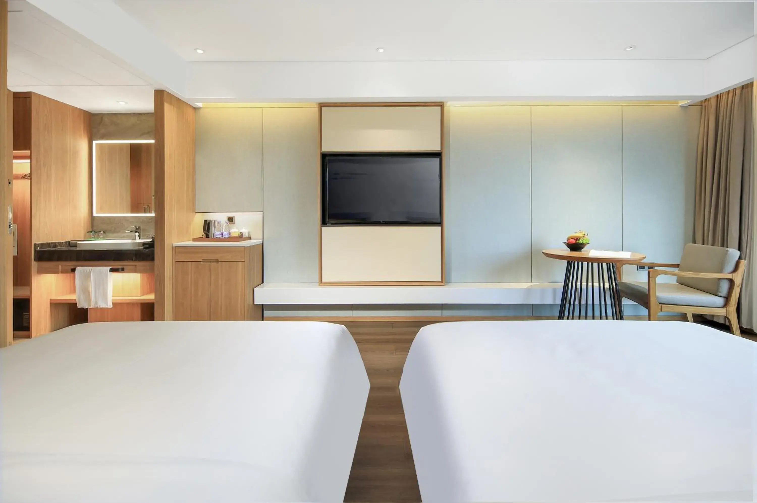 Standard Double or Twin Room in Venus Royal Hotel Guilin Elephant Trunk Hill Two Rivers and Four Lakes Branch Standard Double or Twin Room in Venus Royal Hotel Guilin Elephant Trunk Hill Two Rivers and Four Lakes Branch