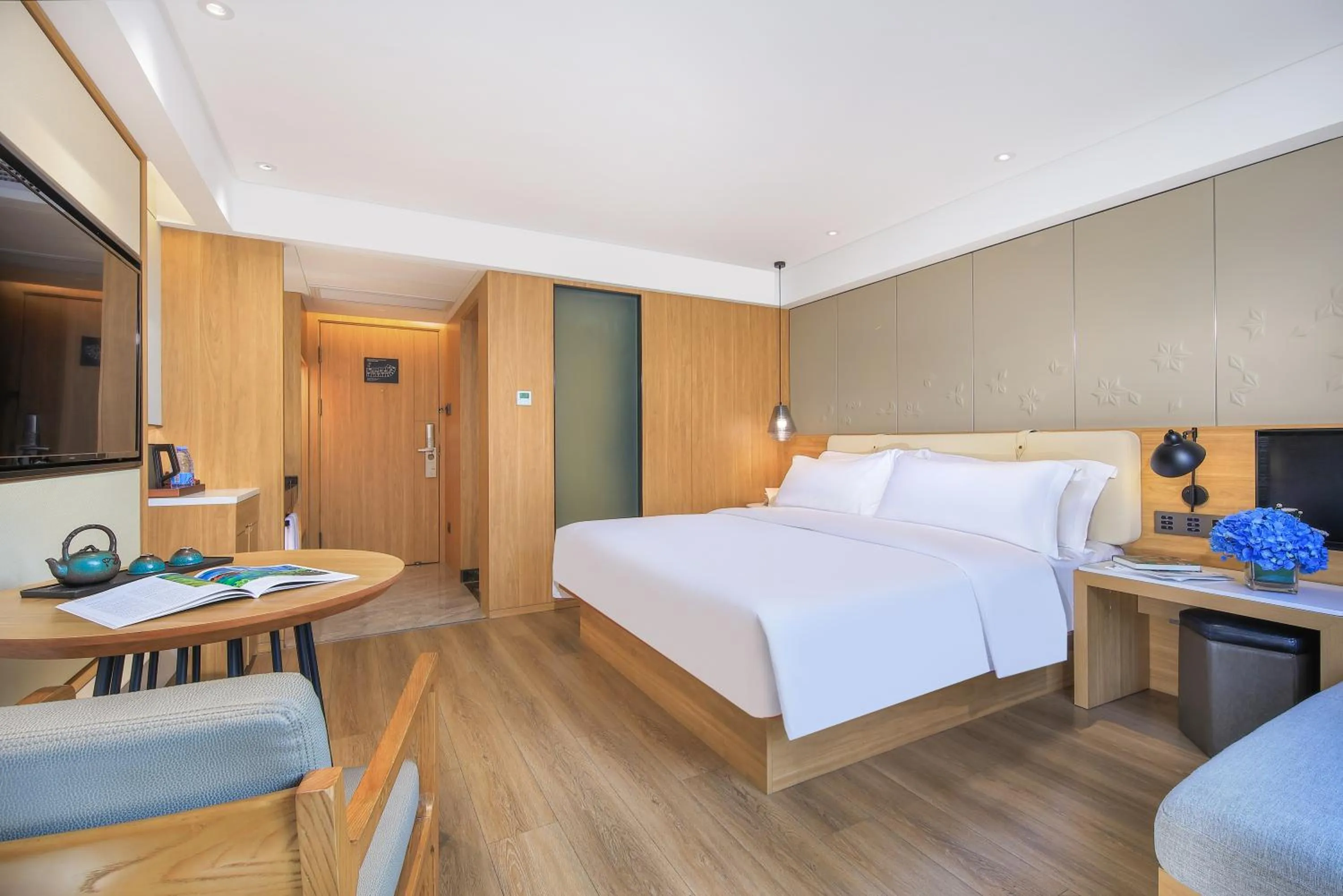 Bed in Venus Royal Hotel Guilin Elephant Trunk Hill Two Rivers and Four Lakes Branch