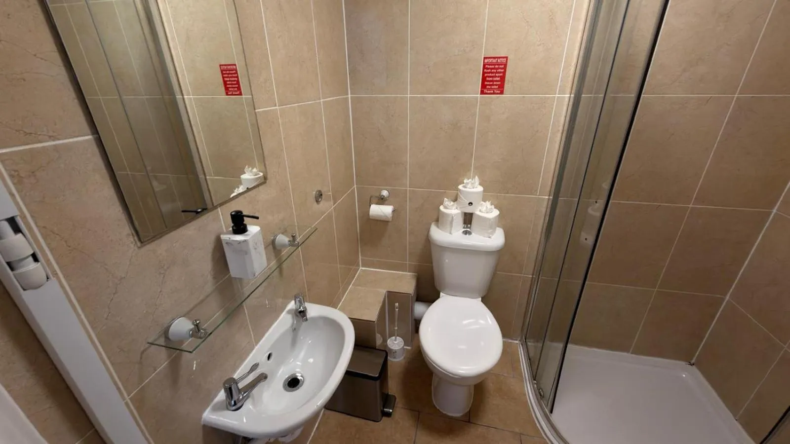 Bathroom in The Waverley Guest House