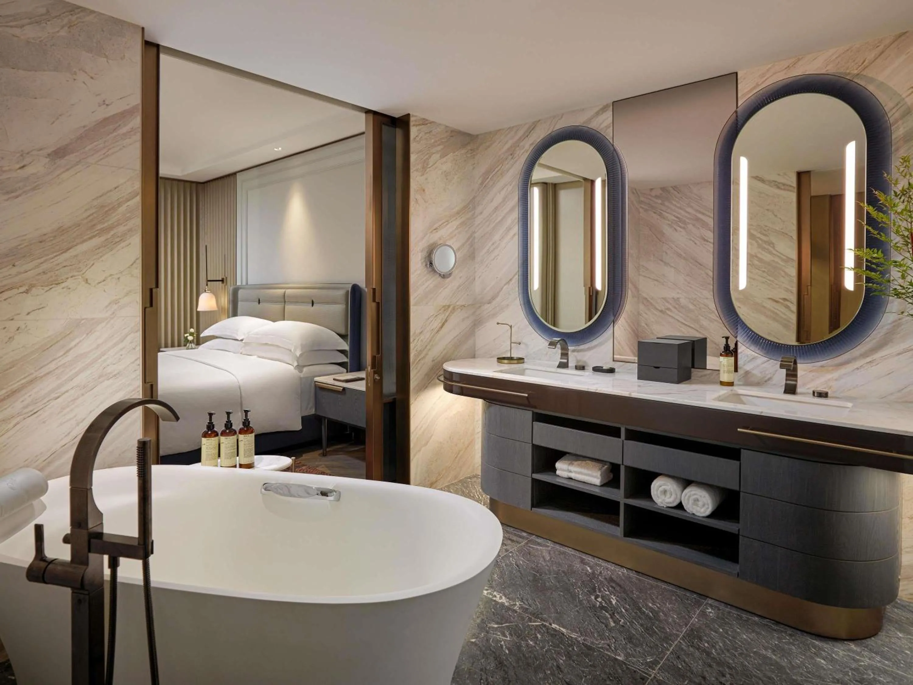 Bedroom in Fairmont Hanoi