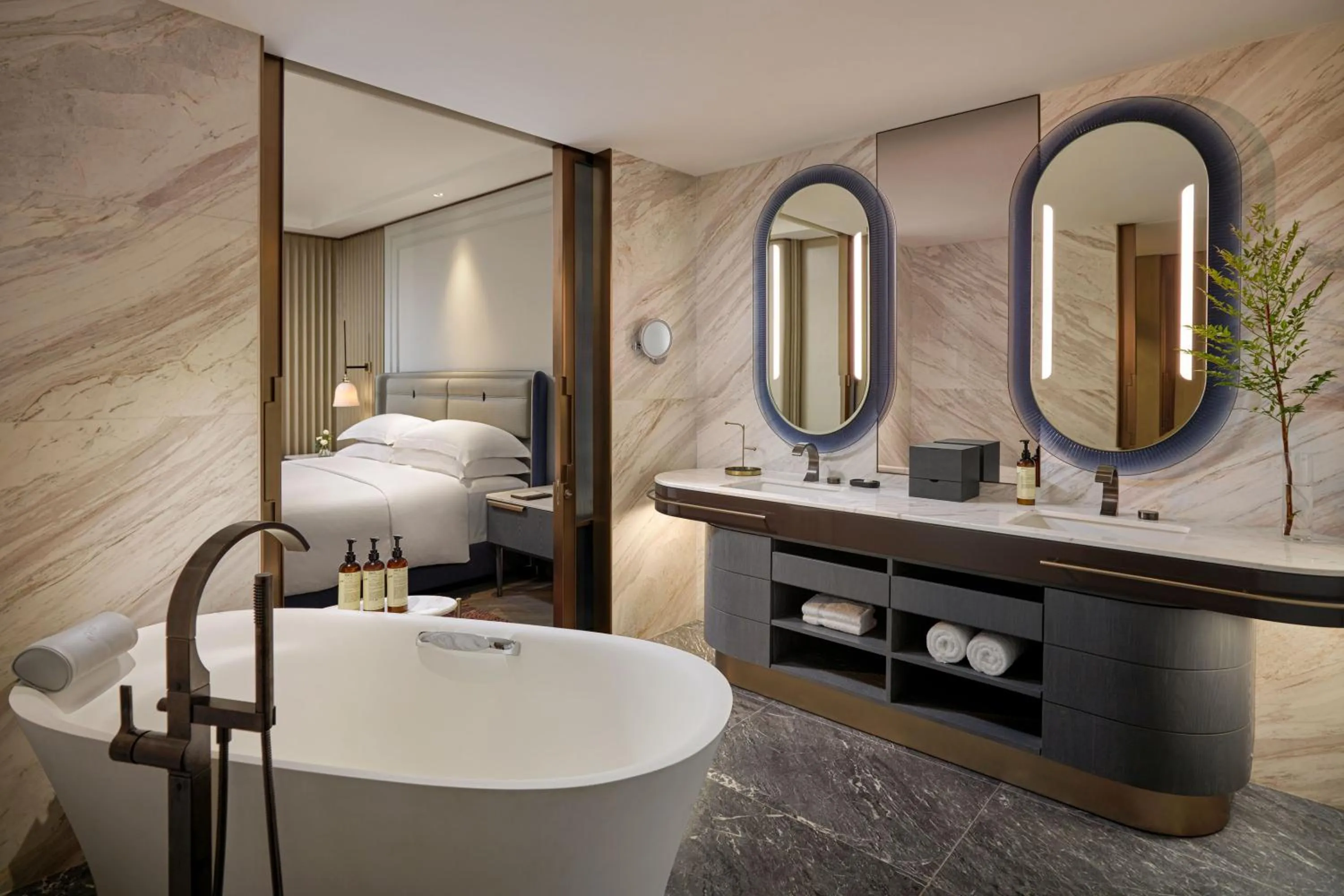 Bathroom in Fairmont Hanoi