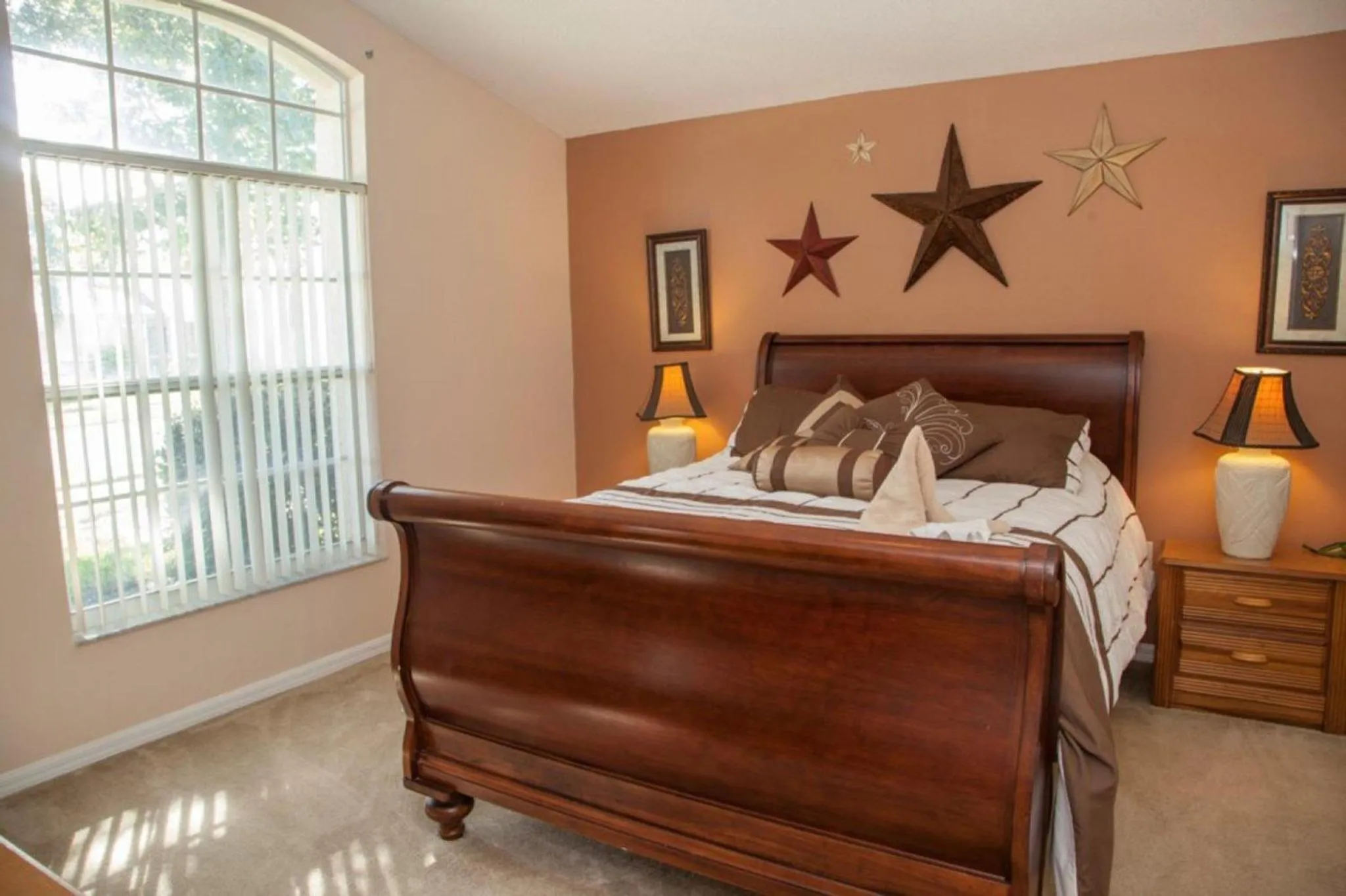 Bed in Simba's Lake House