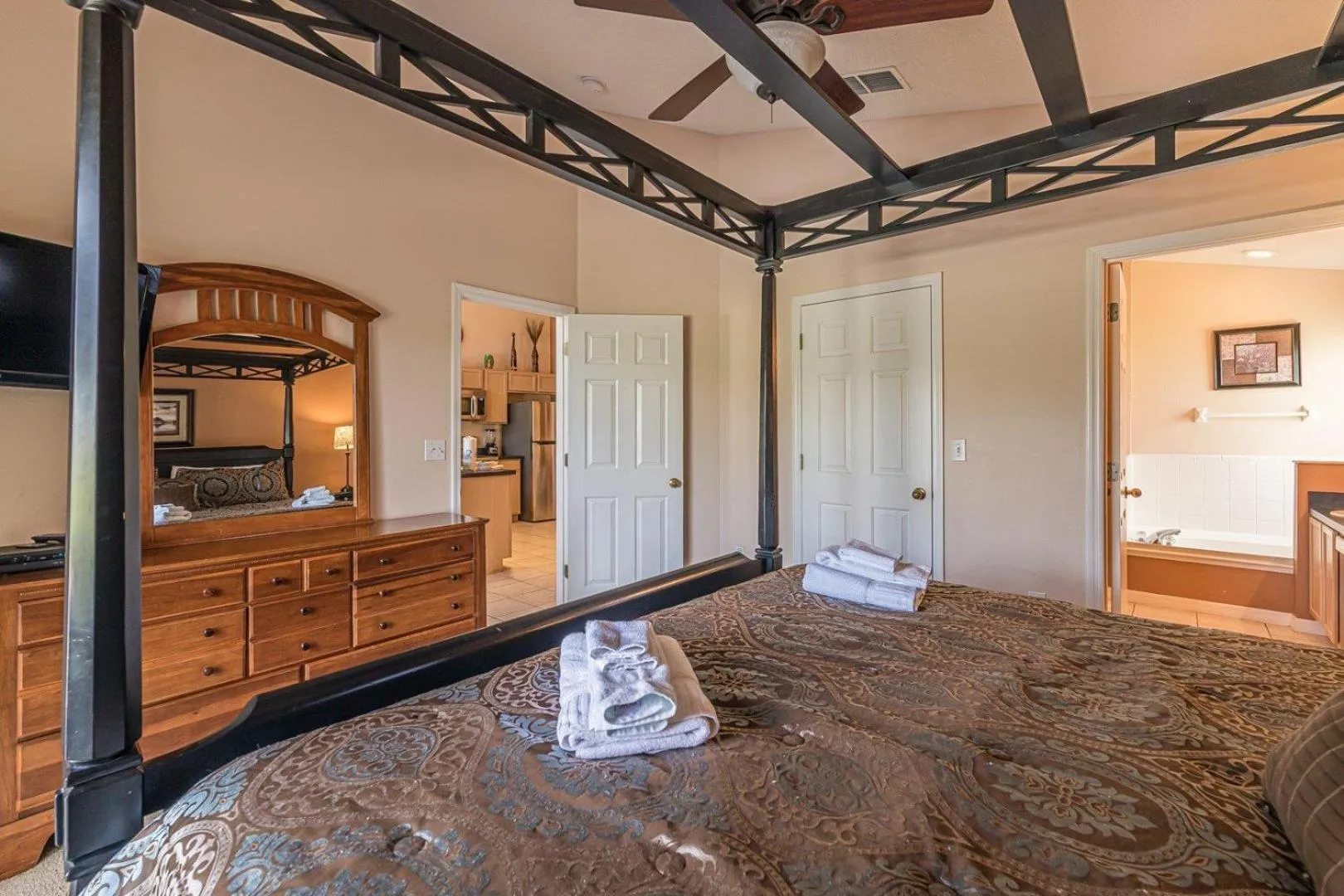 Bed in Simba's Lake House