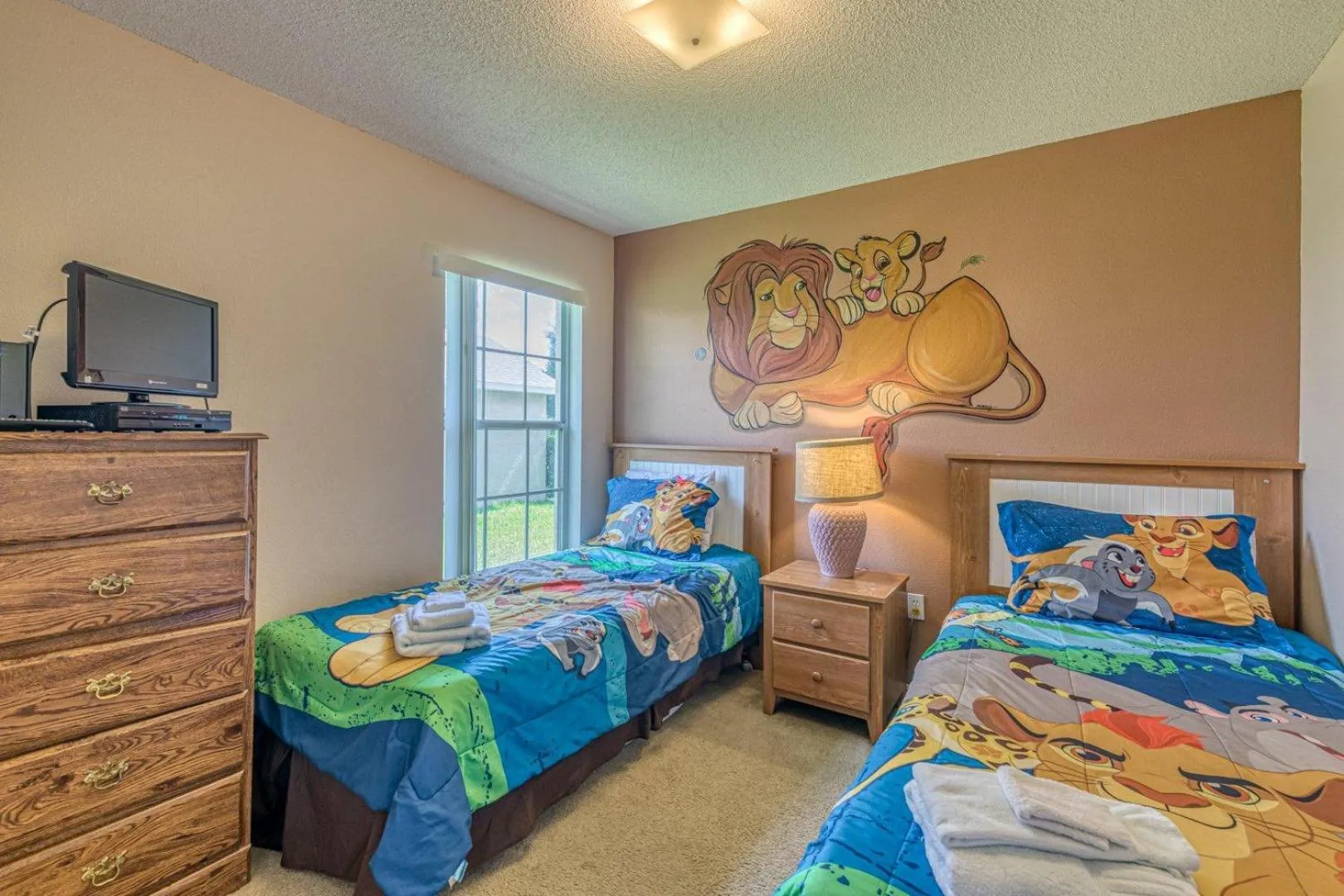 Bed in Simba's Lake House