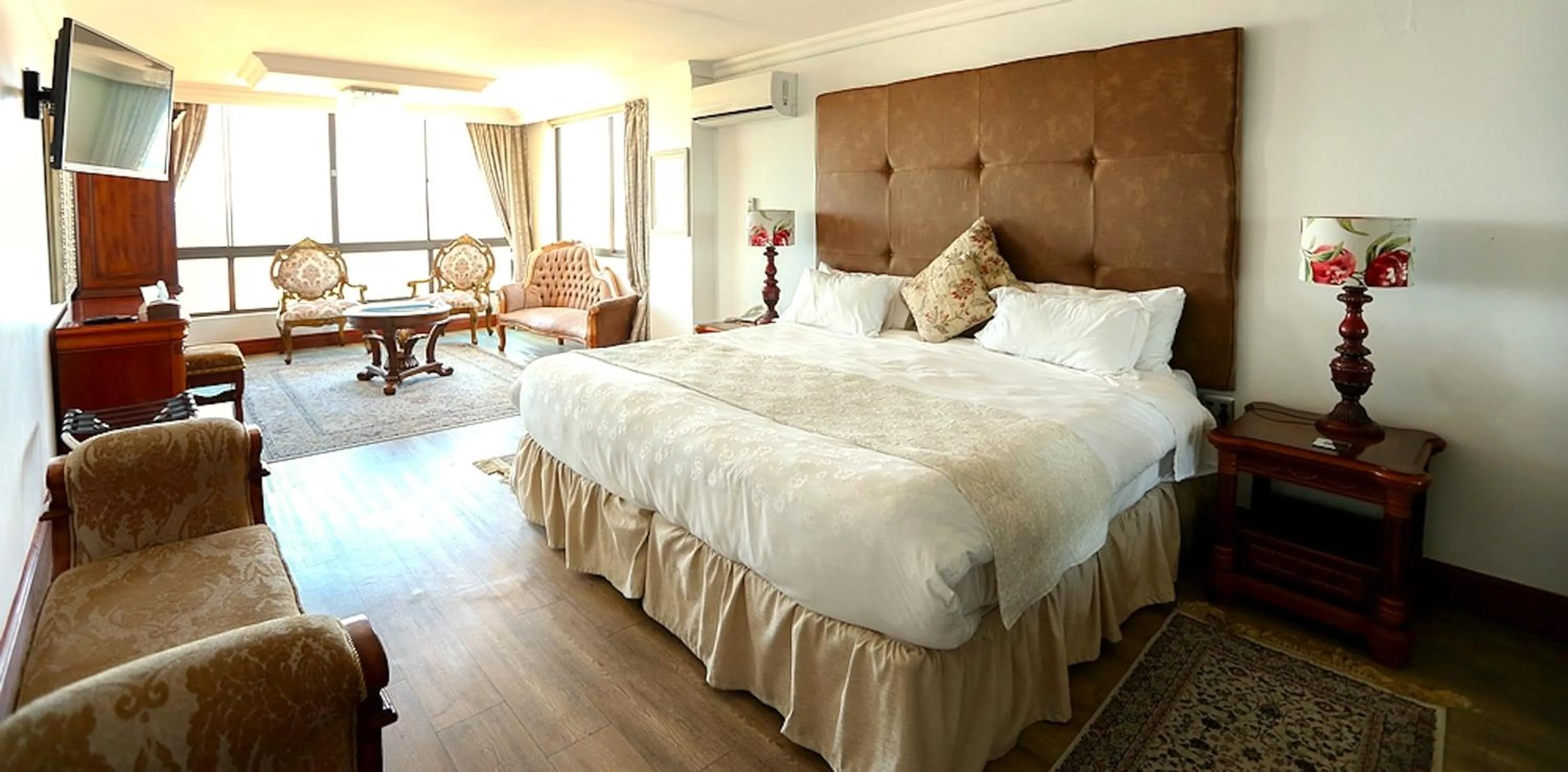 Photo of the whole room, Bed in Misty Waves Boutique Hotel