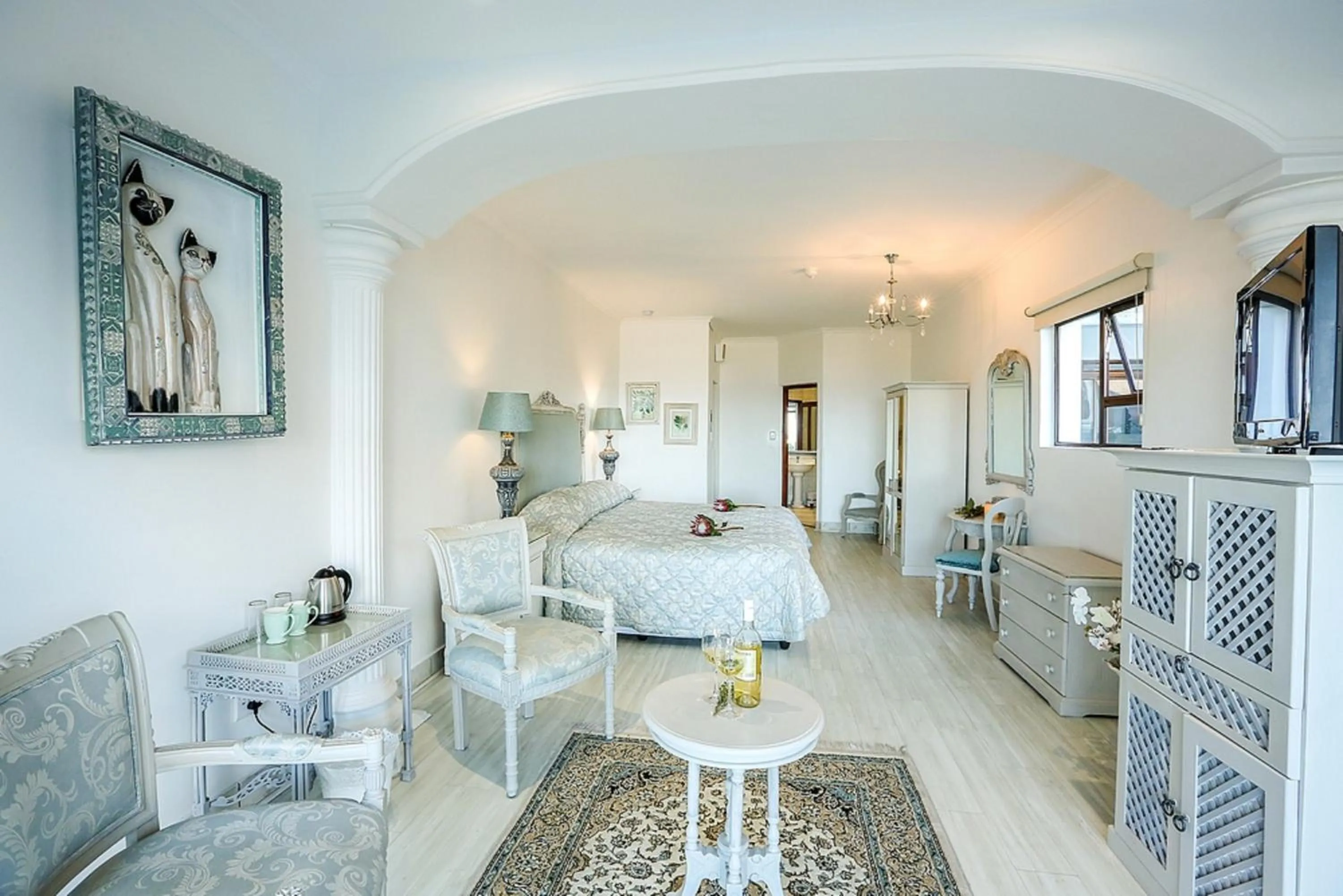 Photo of the whole room, Bed in Misty Waves Boutique Hotel