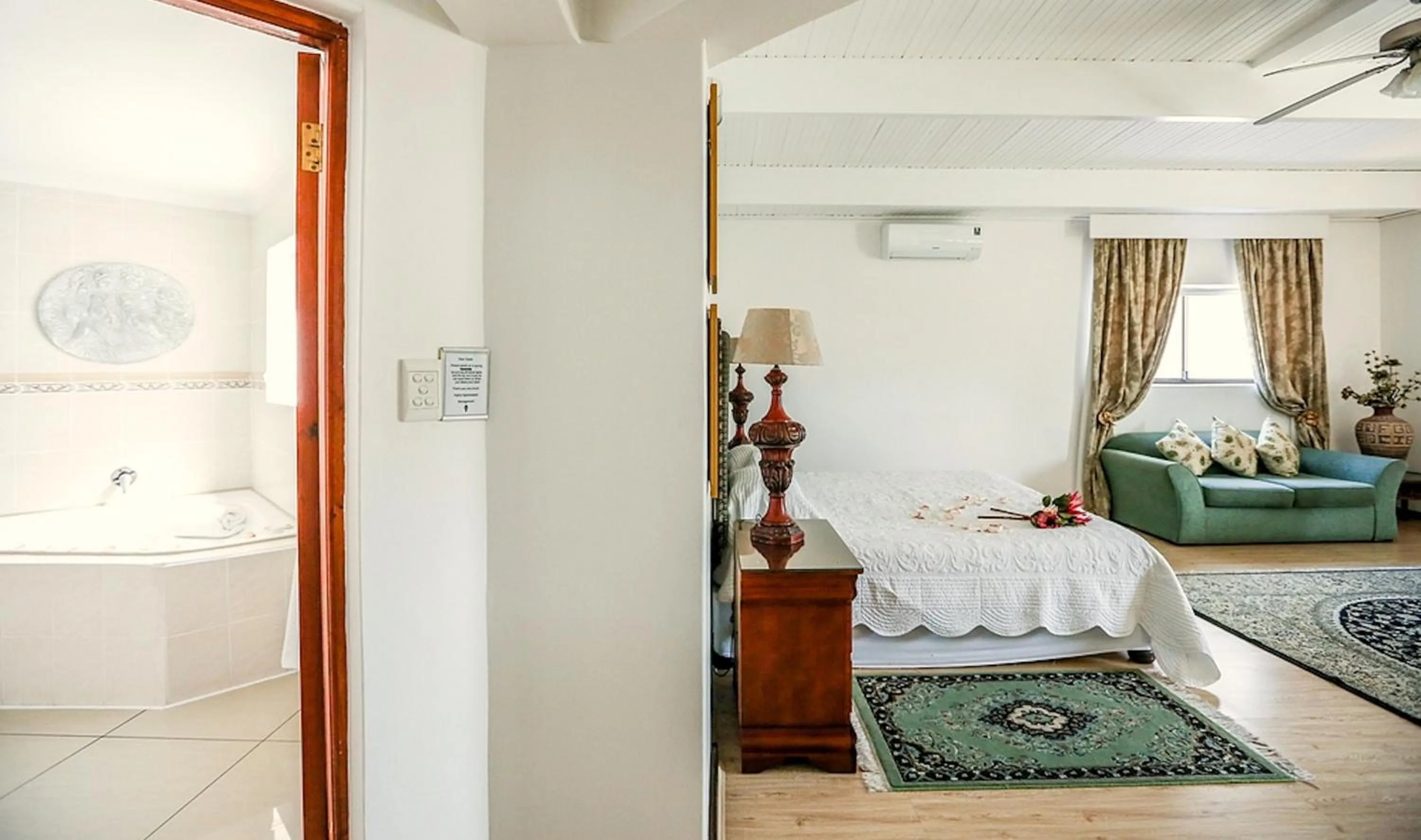 Property building, Bed in Misty Waves Boutique Hotel