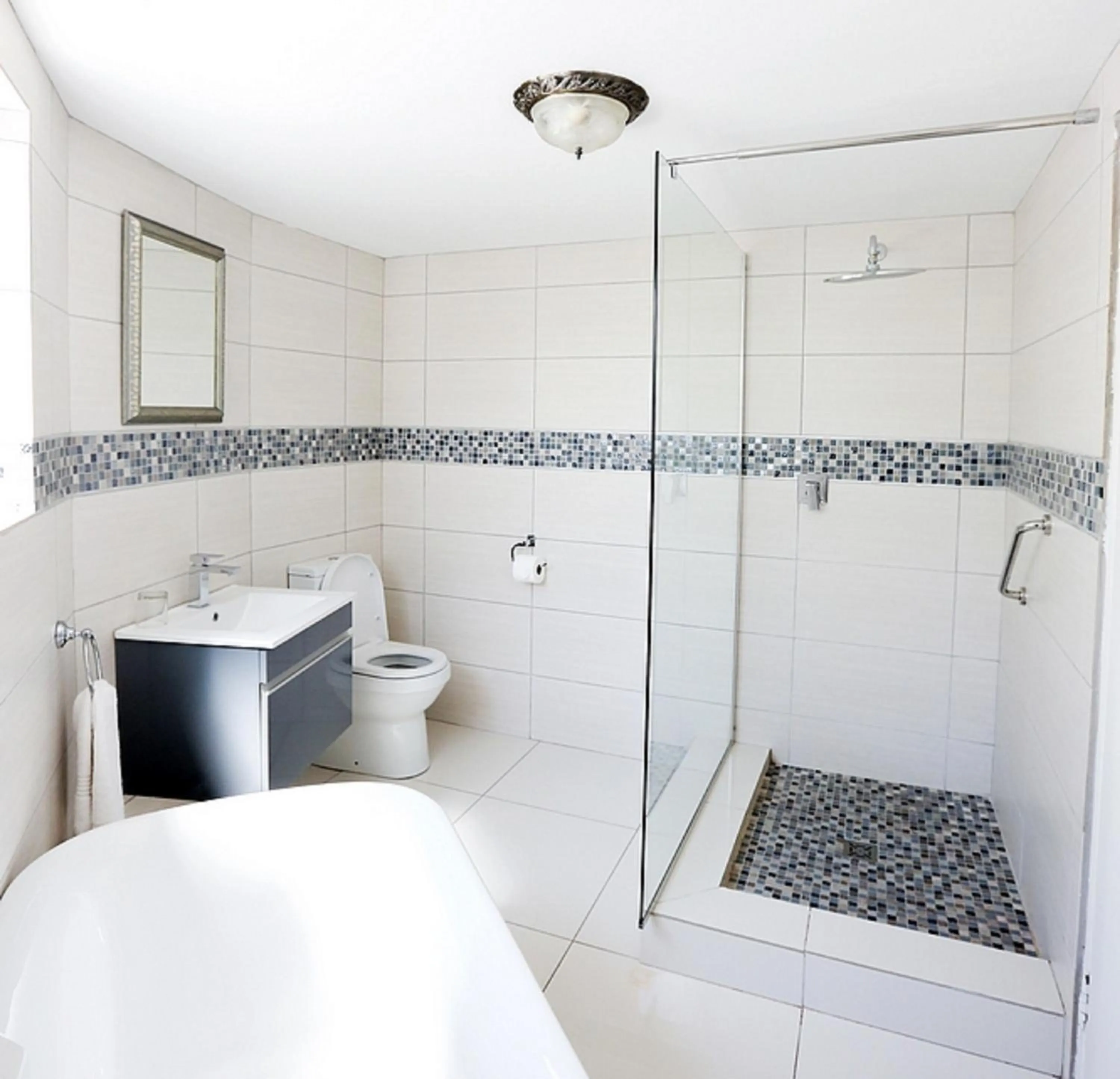 Bathroom in Misty Waves Boutique Hotel