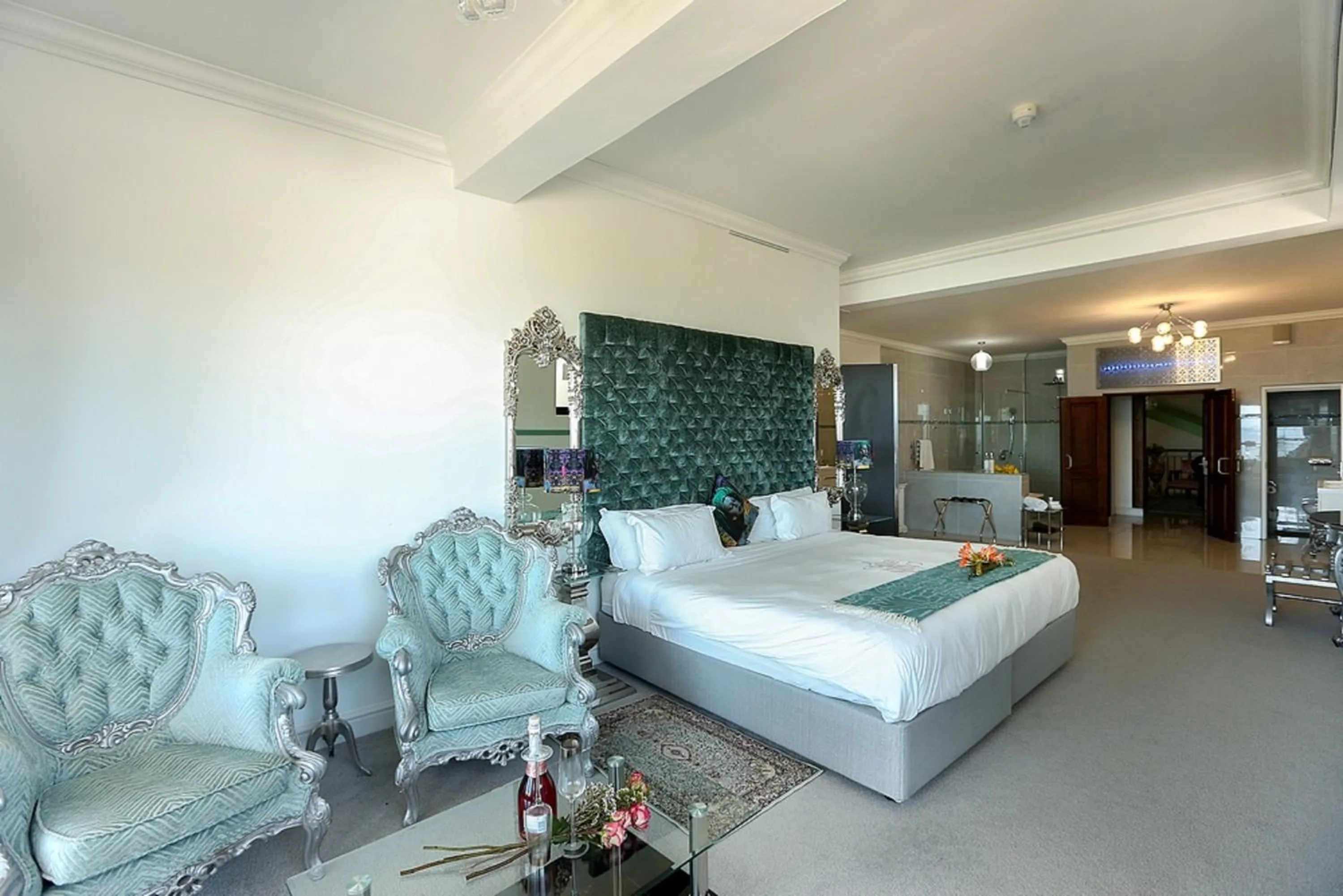 Photo of the whole room, Bed in Misty Waves Boutique Hotel