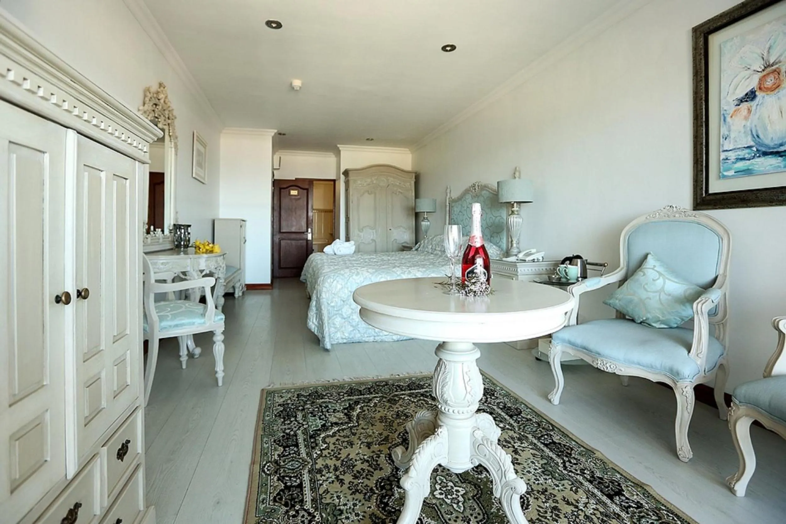 Property building in Misty Waves Boutique Hotel