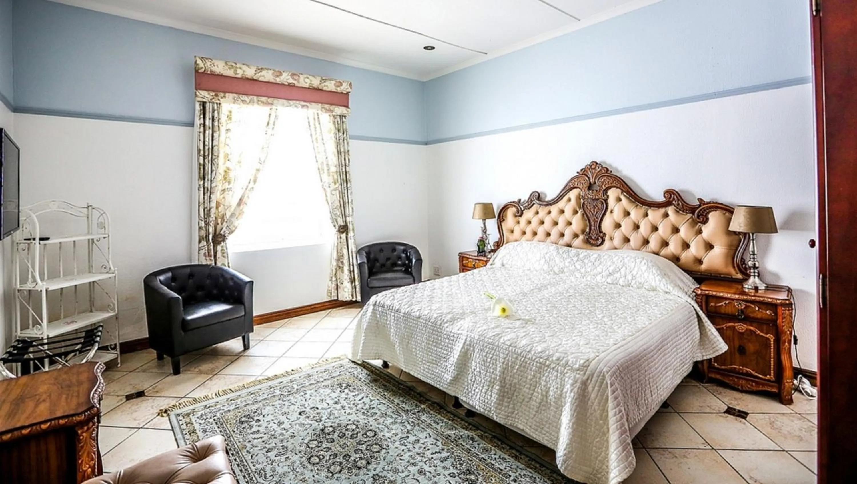 Photo of the whole room, Bed in Misty Waves Boutique Hotel