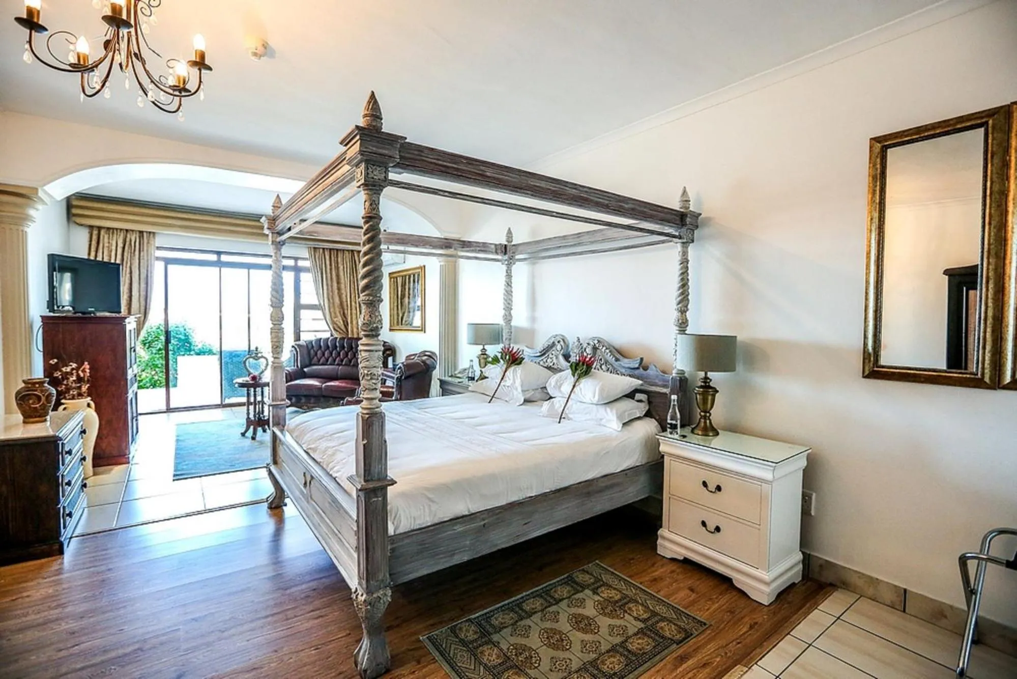 Photo of the whole room, Bed in Misty Waves Boutique Hotel