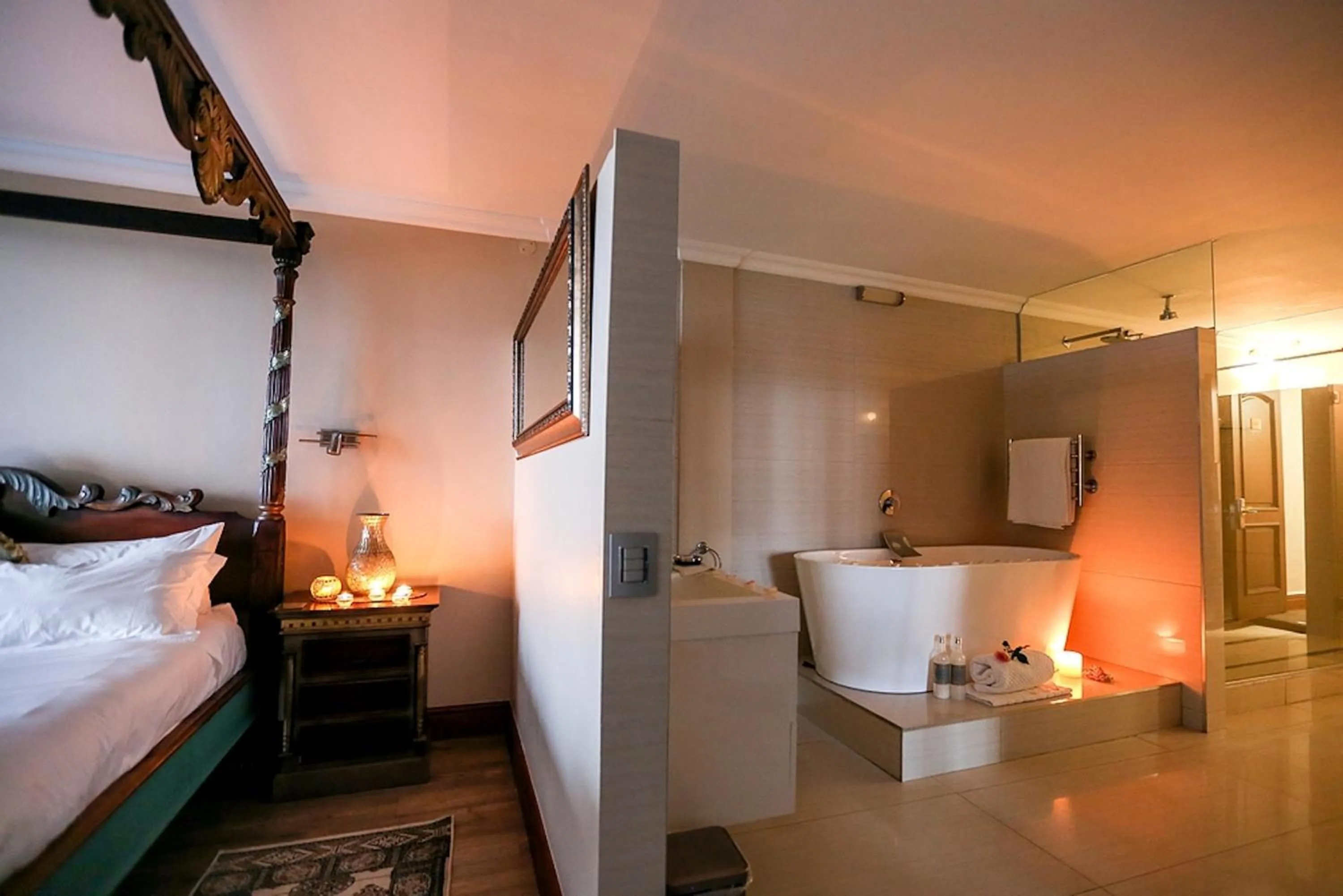 Bathroom, Bed in Misty Waves Boutique Hotel